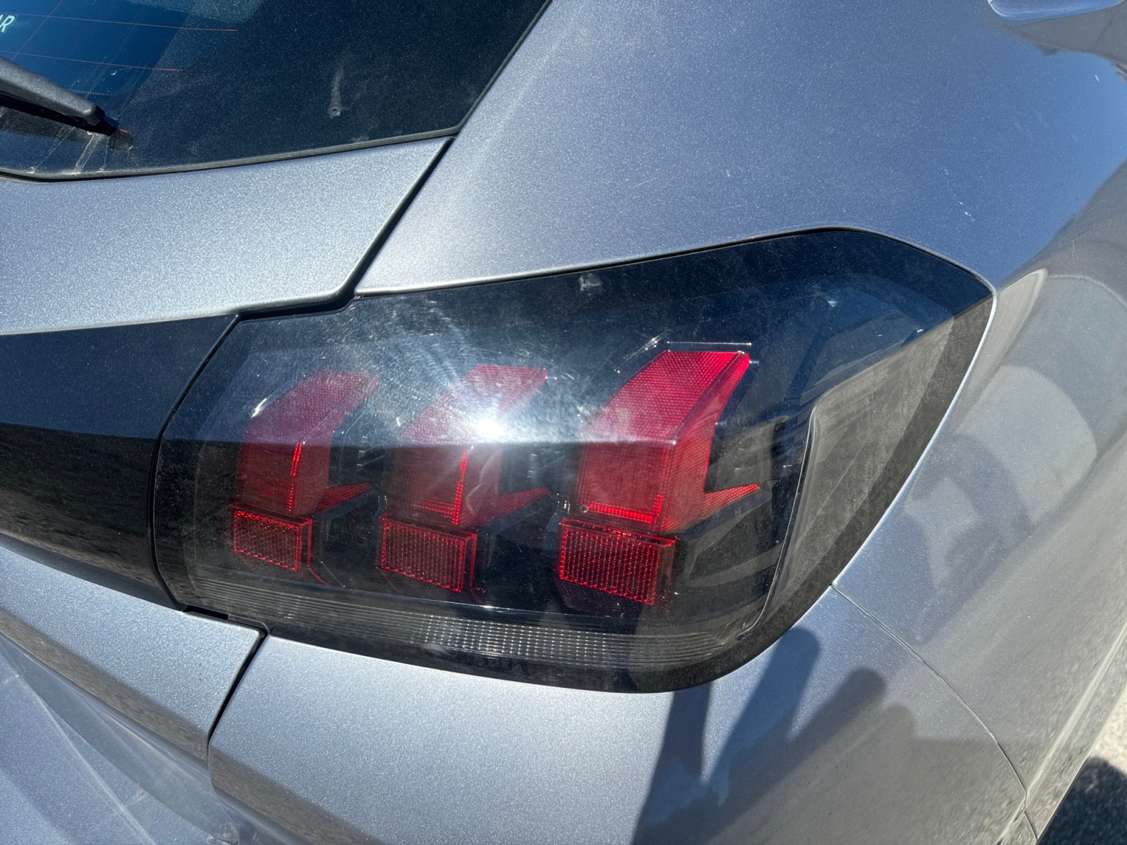 Peugeot 208 33