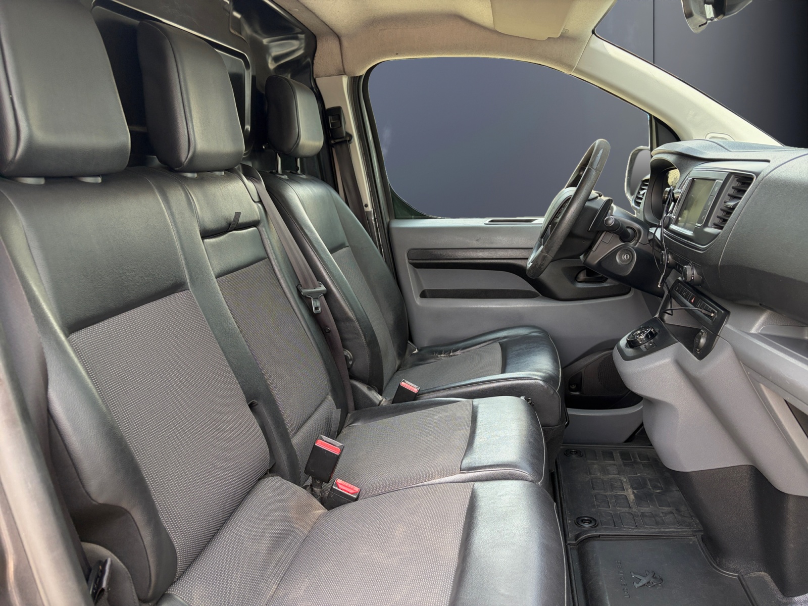 Peugeot Expert Vu 13