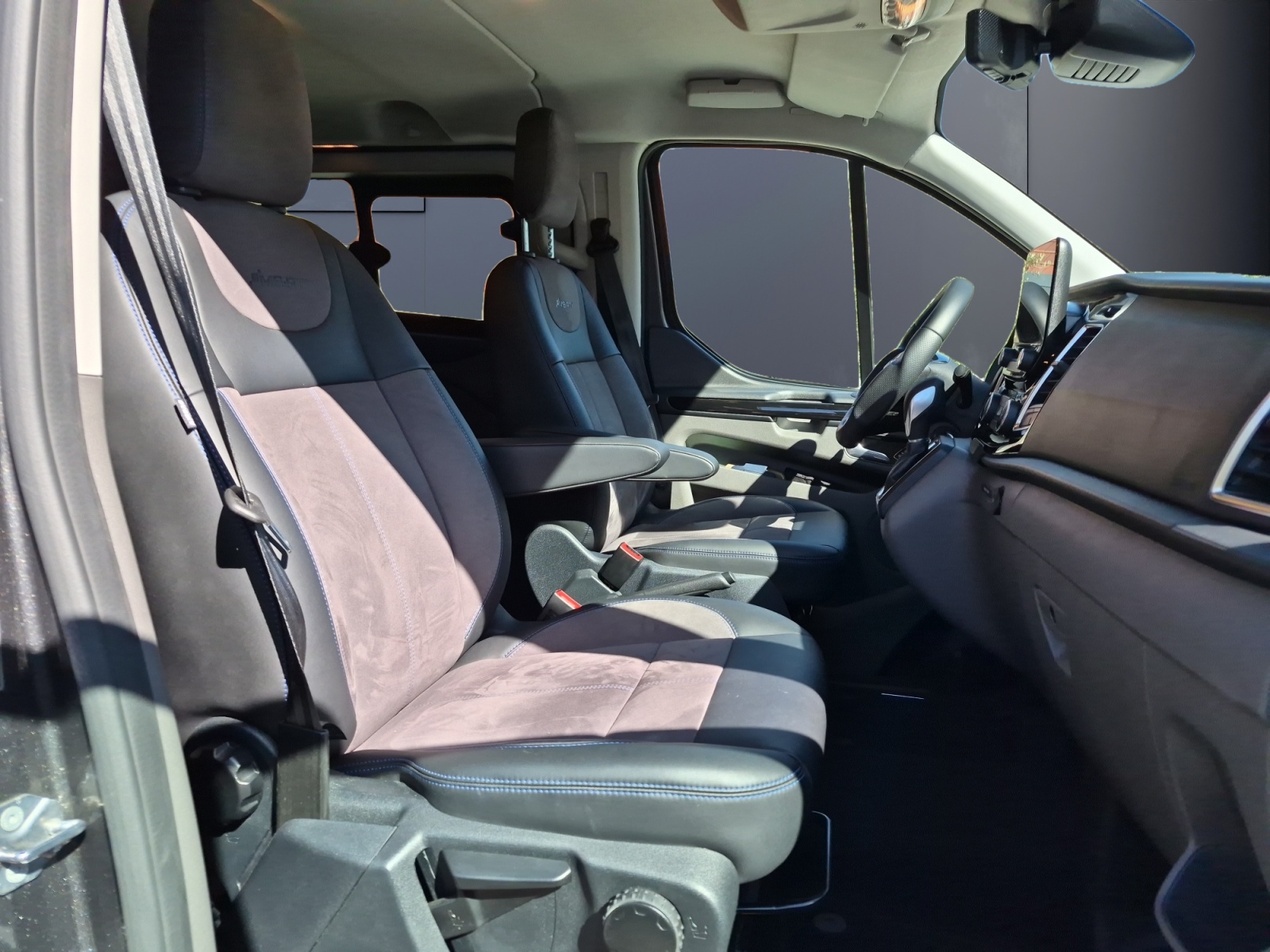 Ford Transit Custom 8