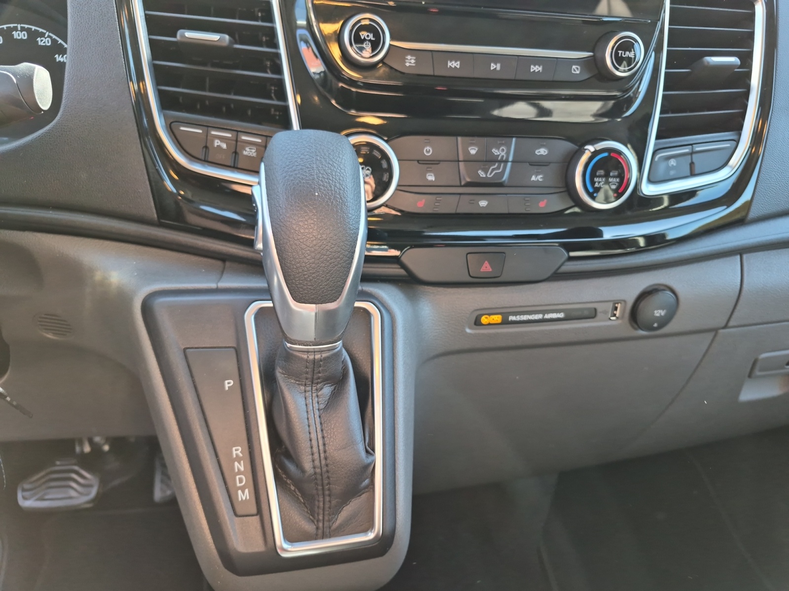 Ford Transit Custom 24