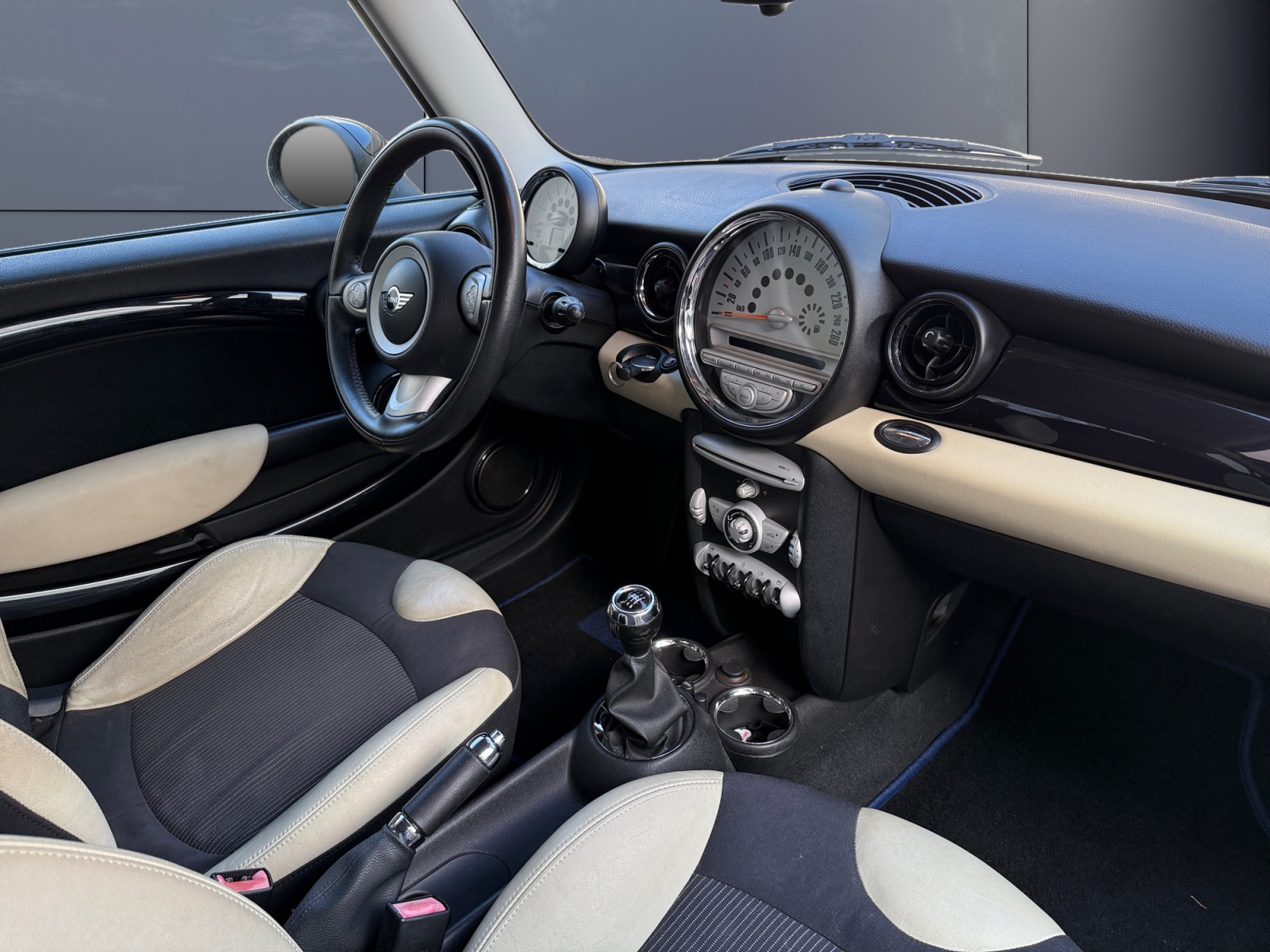 Mini Mini 12