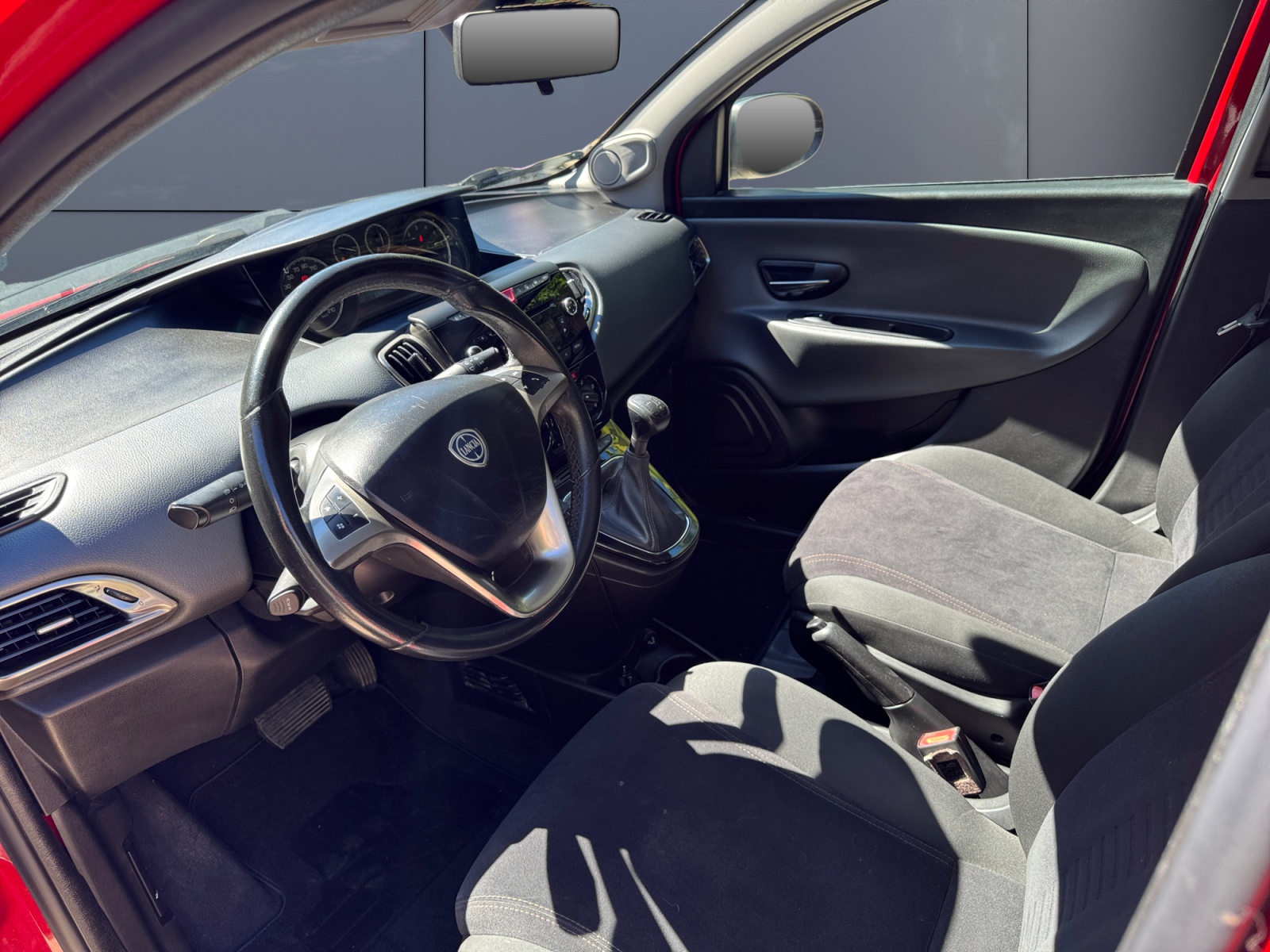 Lancia Ypsilon 8
