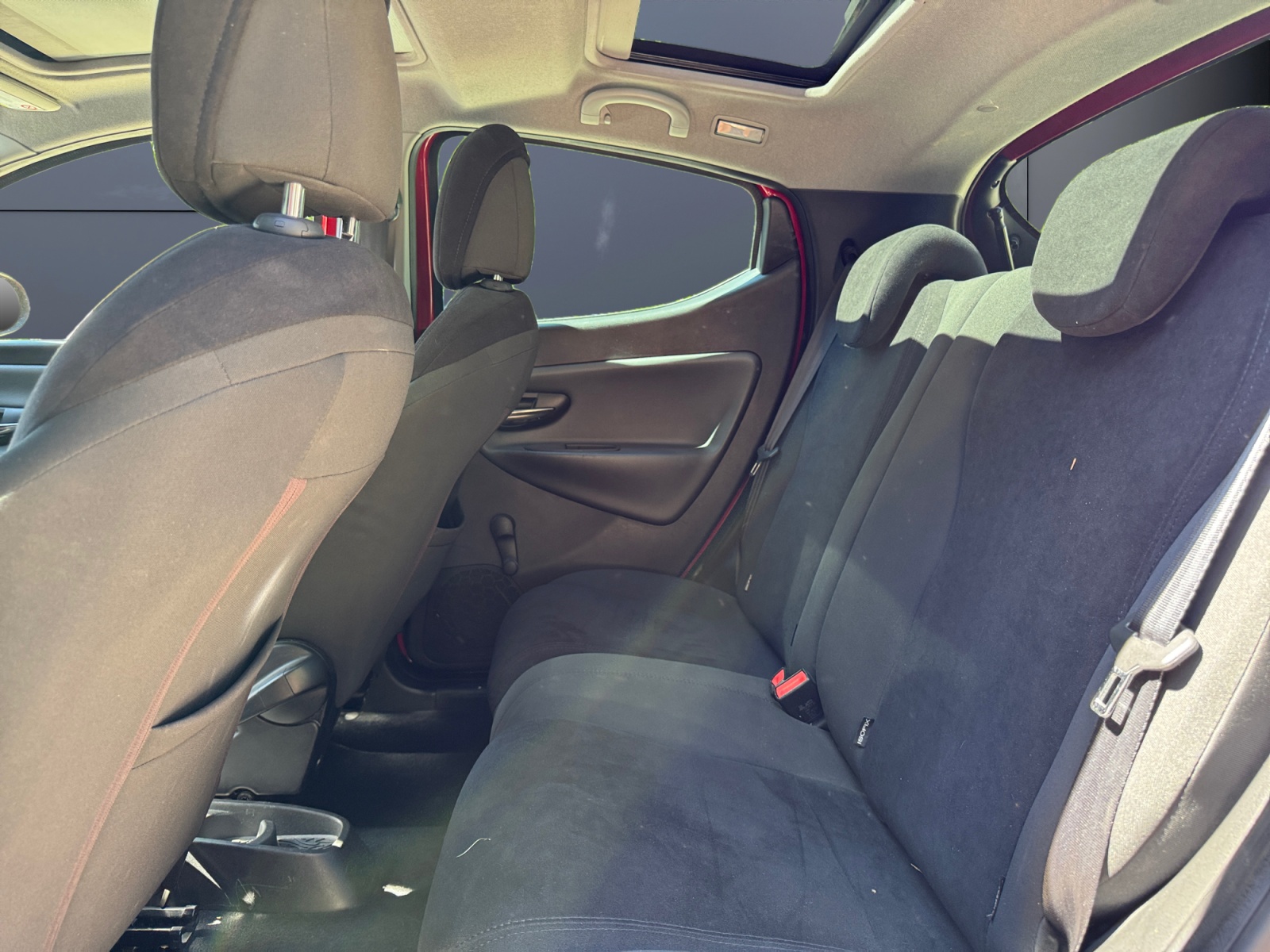 Lancia Ypsilon 10