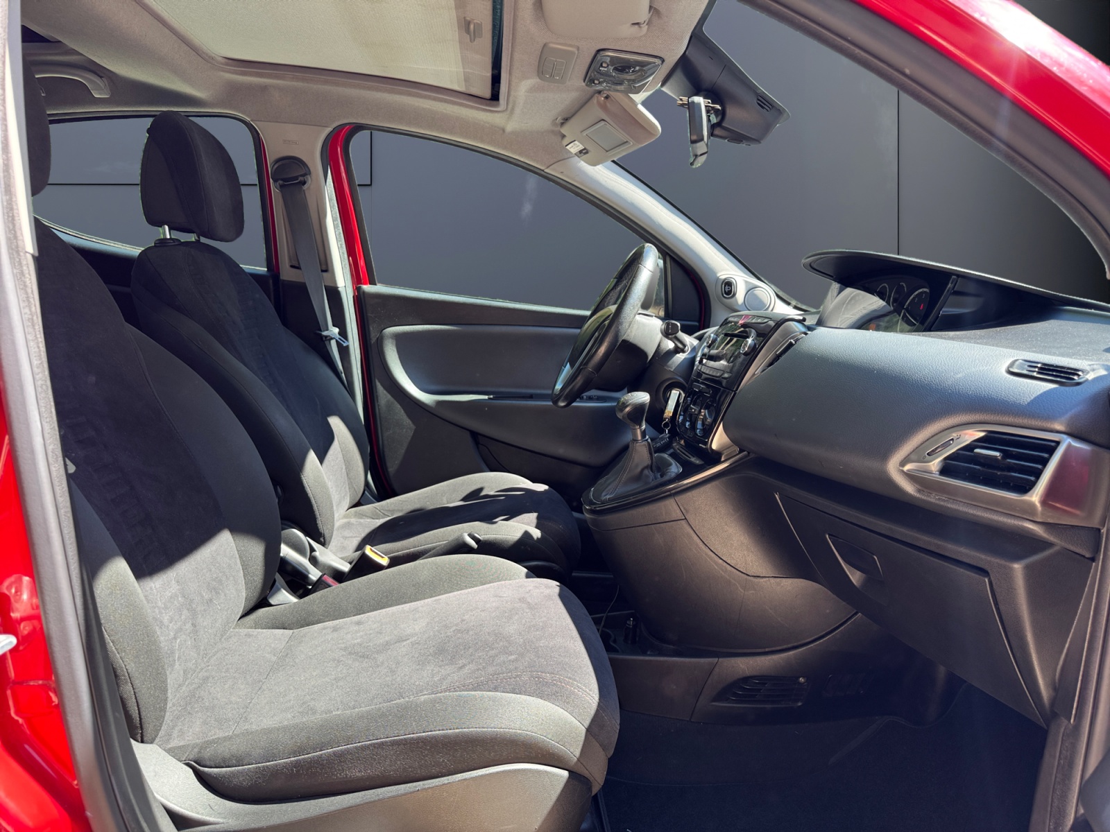 Lancia Ypsilon 12