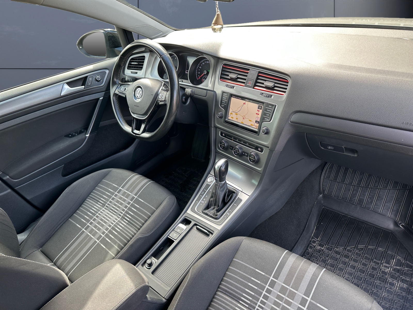 Volkswagen Golf 12