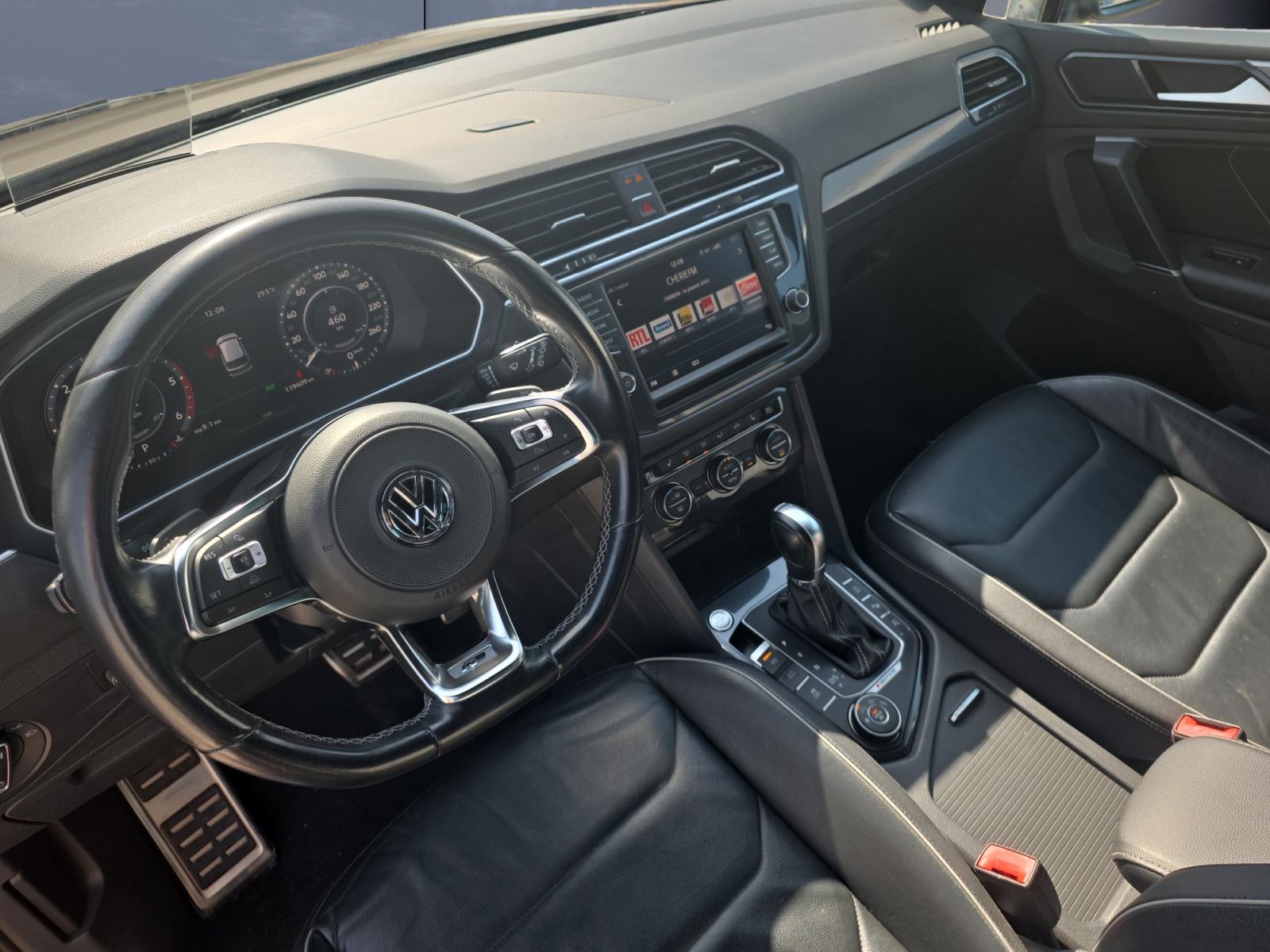 Volkswagen Tiguan 8