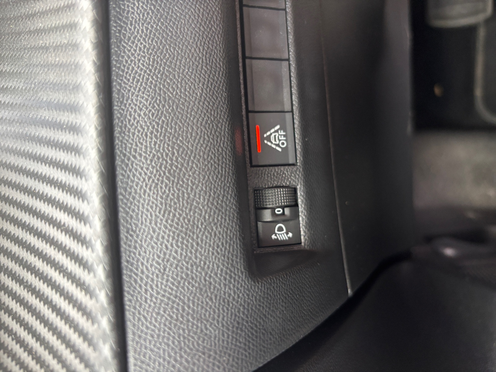 Peugeot 208 18