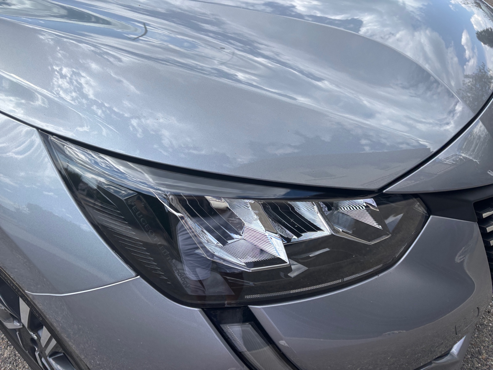 Peugeot 208 30