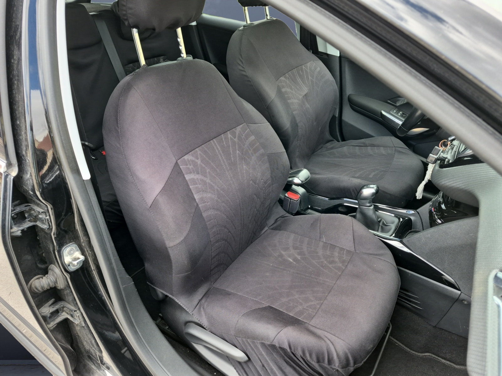 Peugeot 2008 13