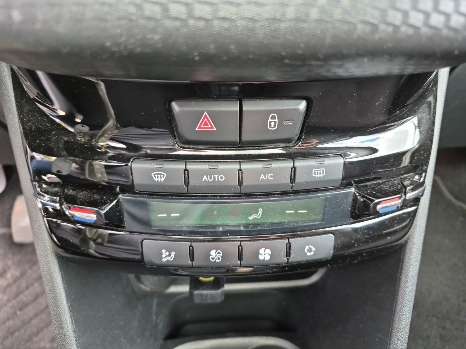 Peugeot 2008 24