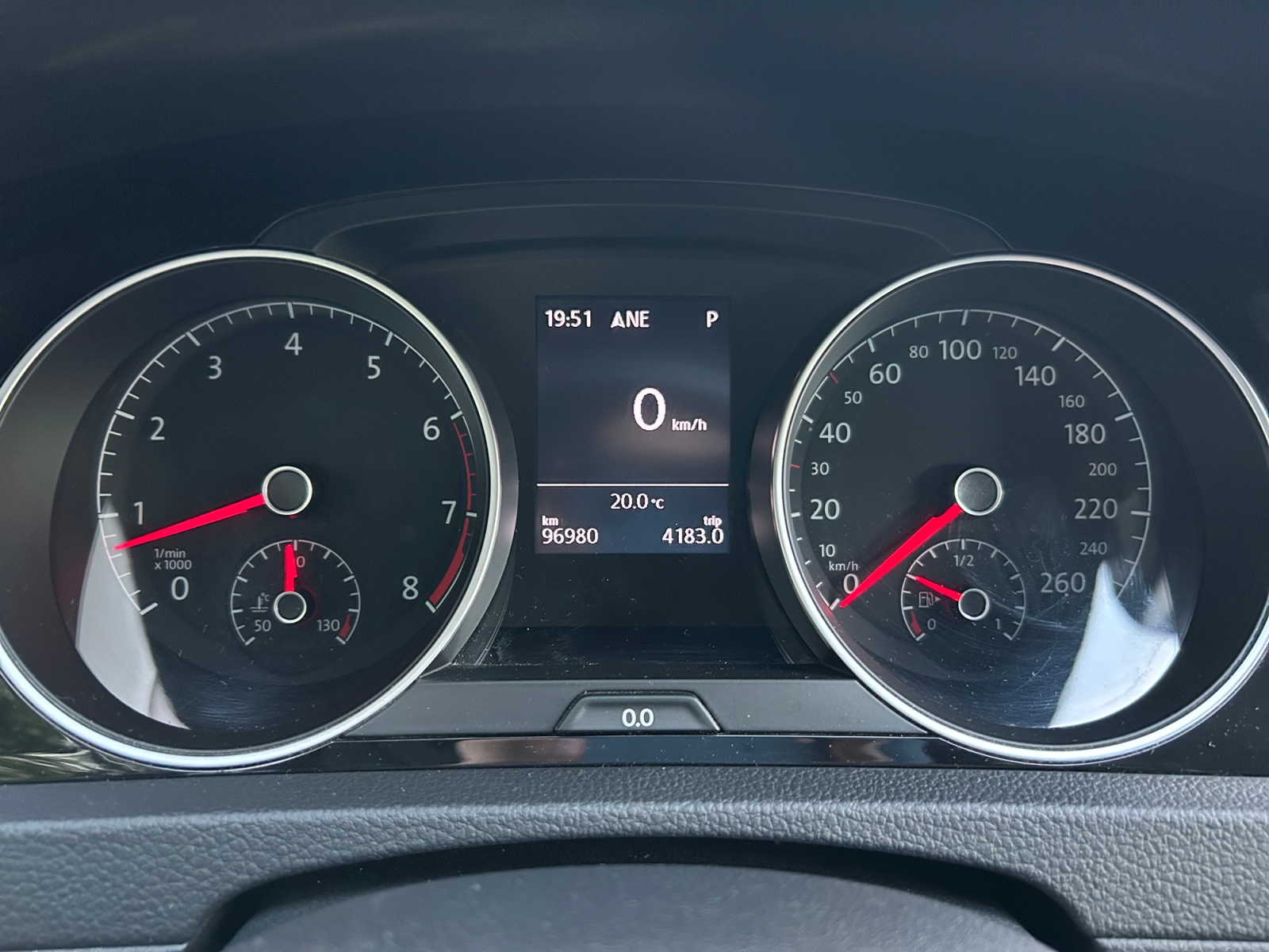 Volkswagen Golf 16