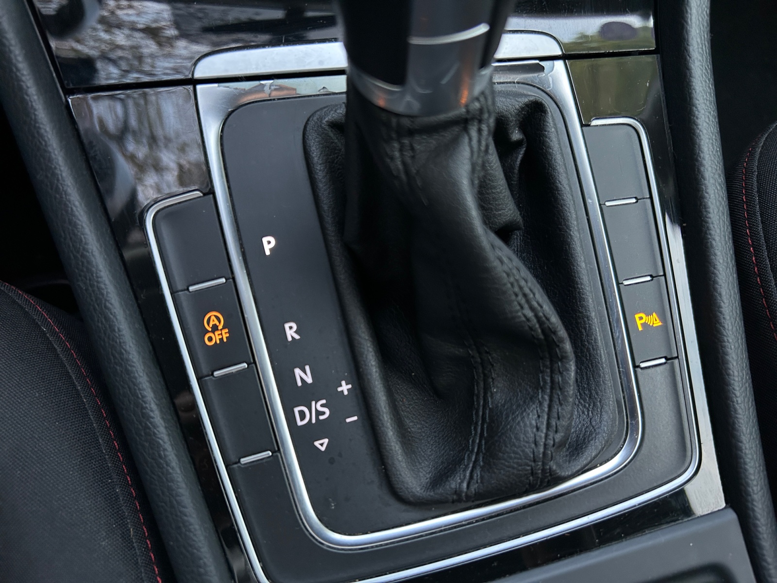 Volkswagen Golf 30