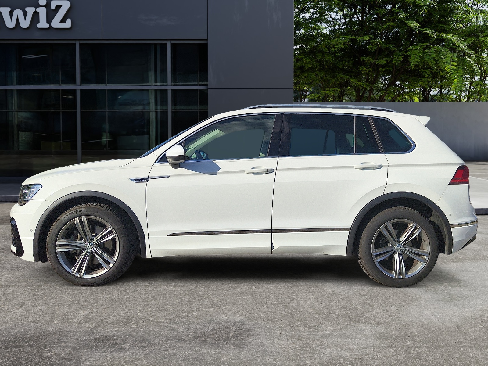 Volkswagen Tiguan 1