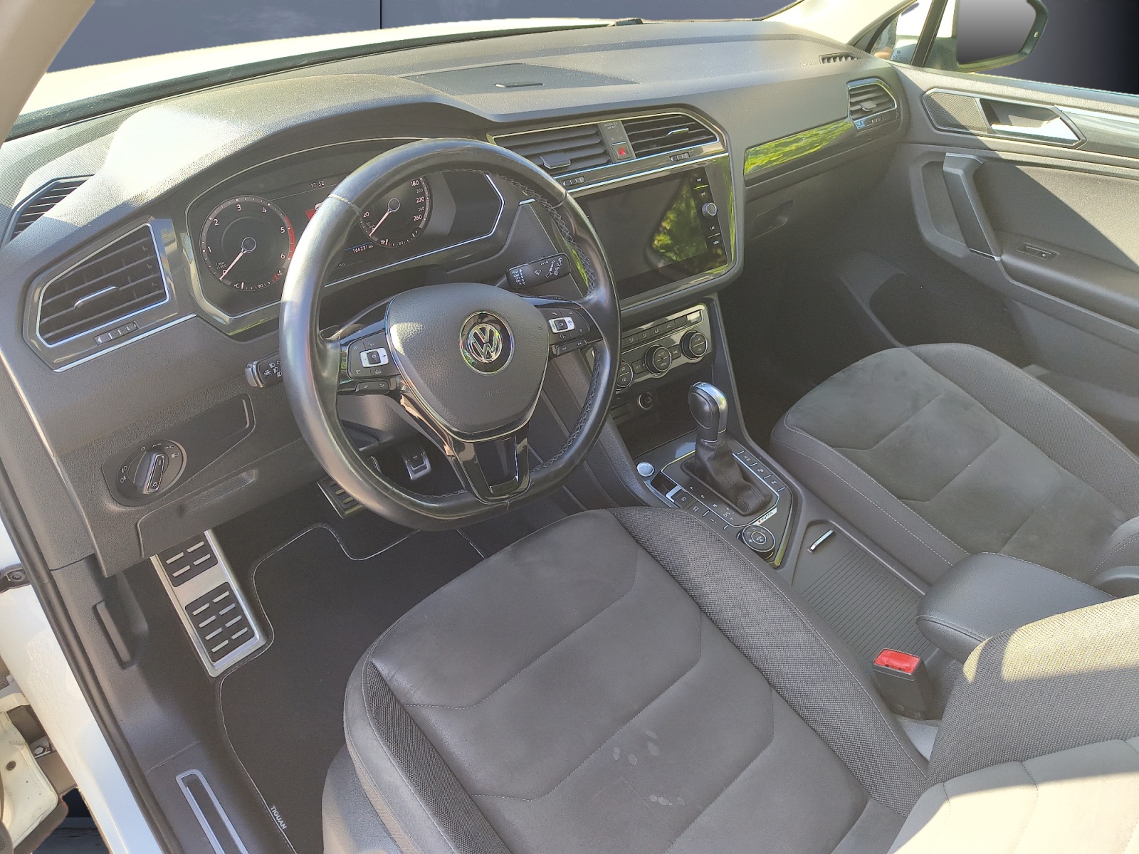 Volkswagen Tiguan 8