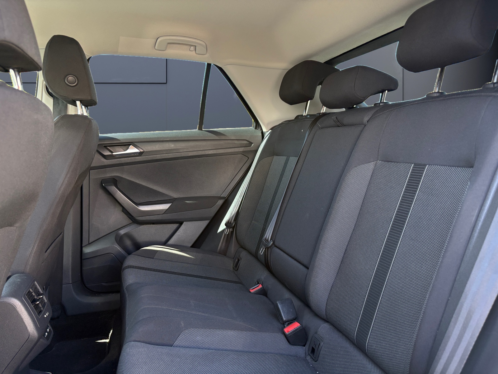 Volkswagen T-Roc 10