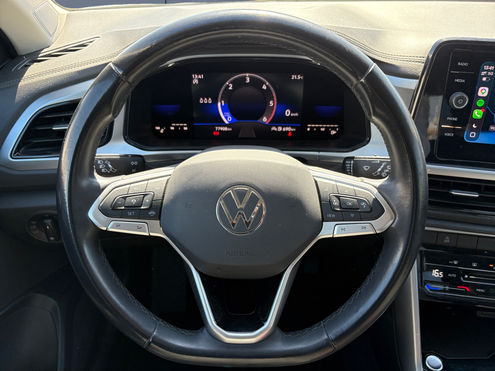 Volkswagen T-Roc 15