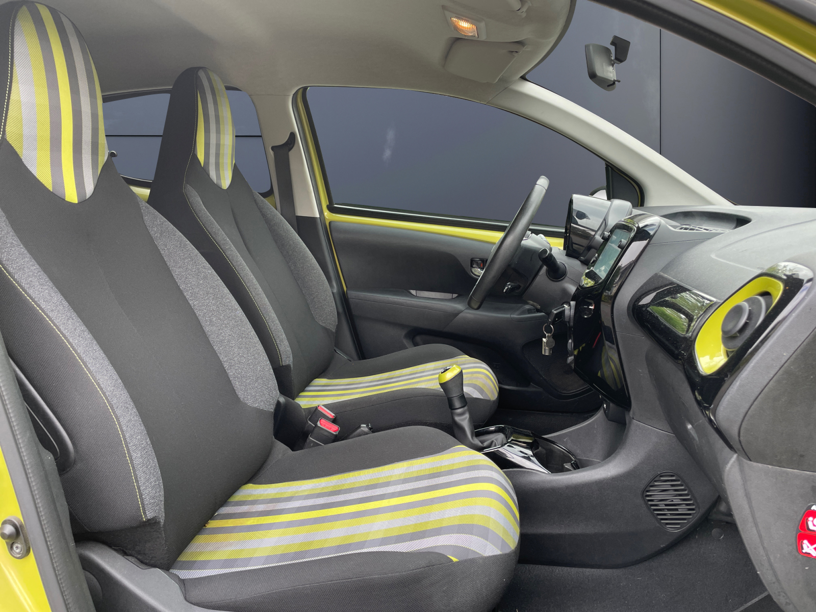 Peugeot 108 13