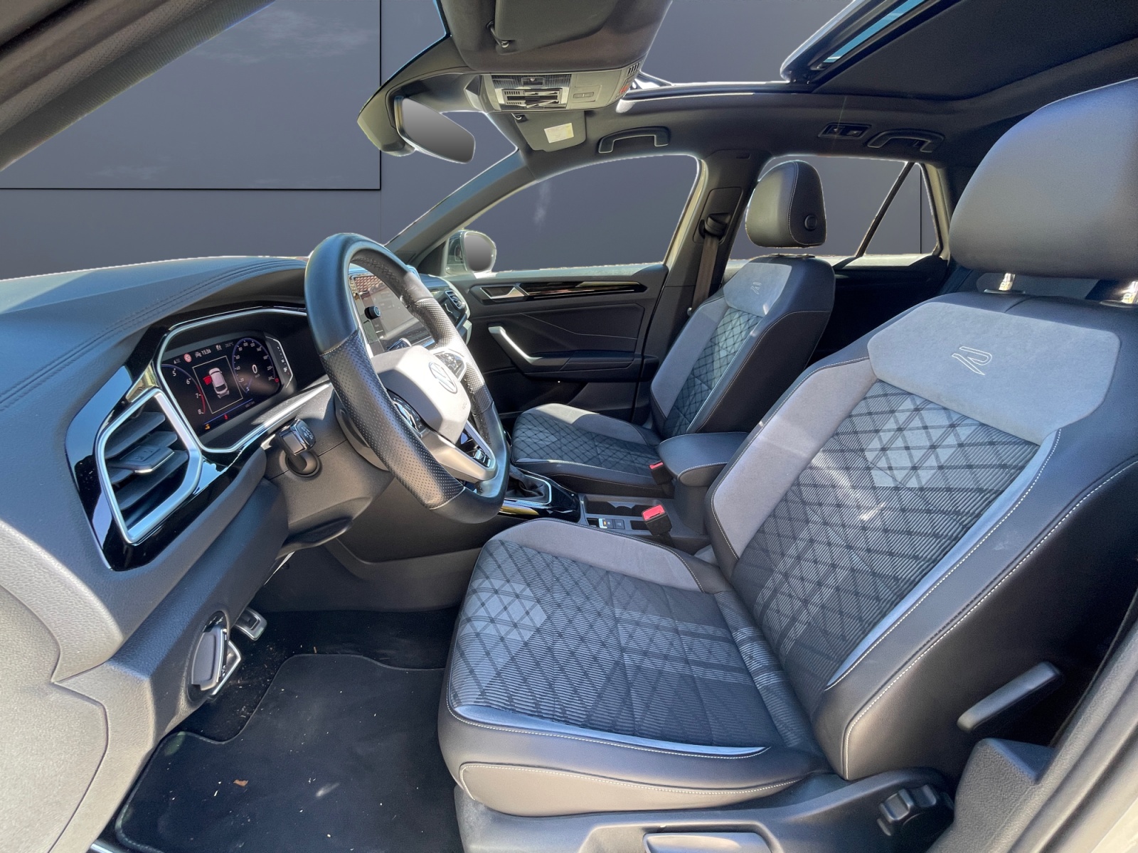 Volkswagen T-Roc 10