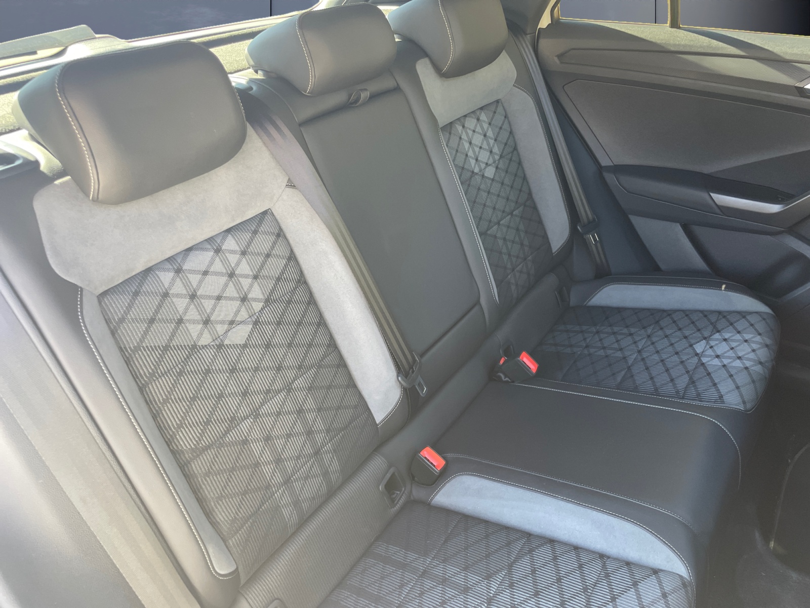 Volkswagen T-Roc 12