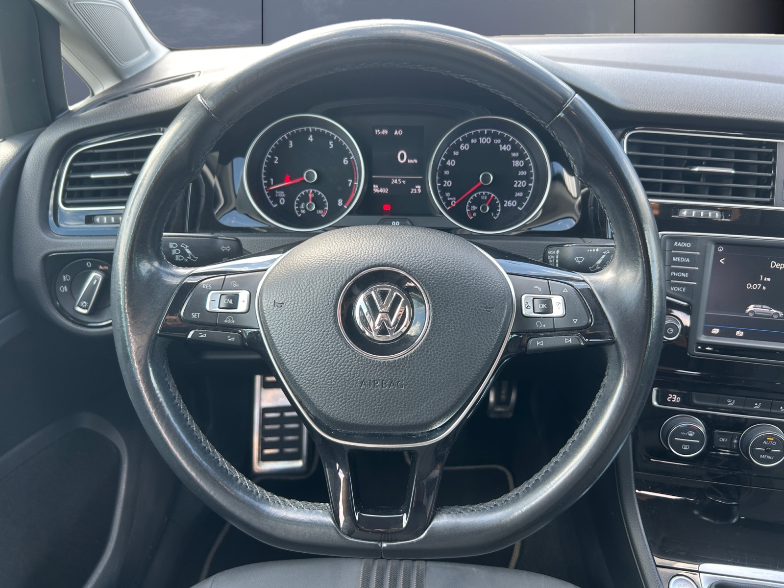 Volkswagen Golf 15