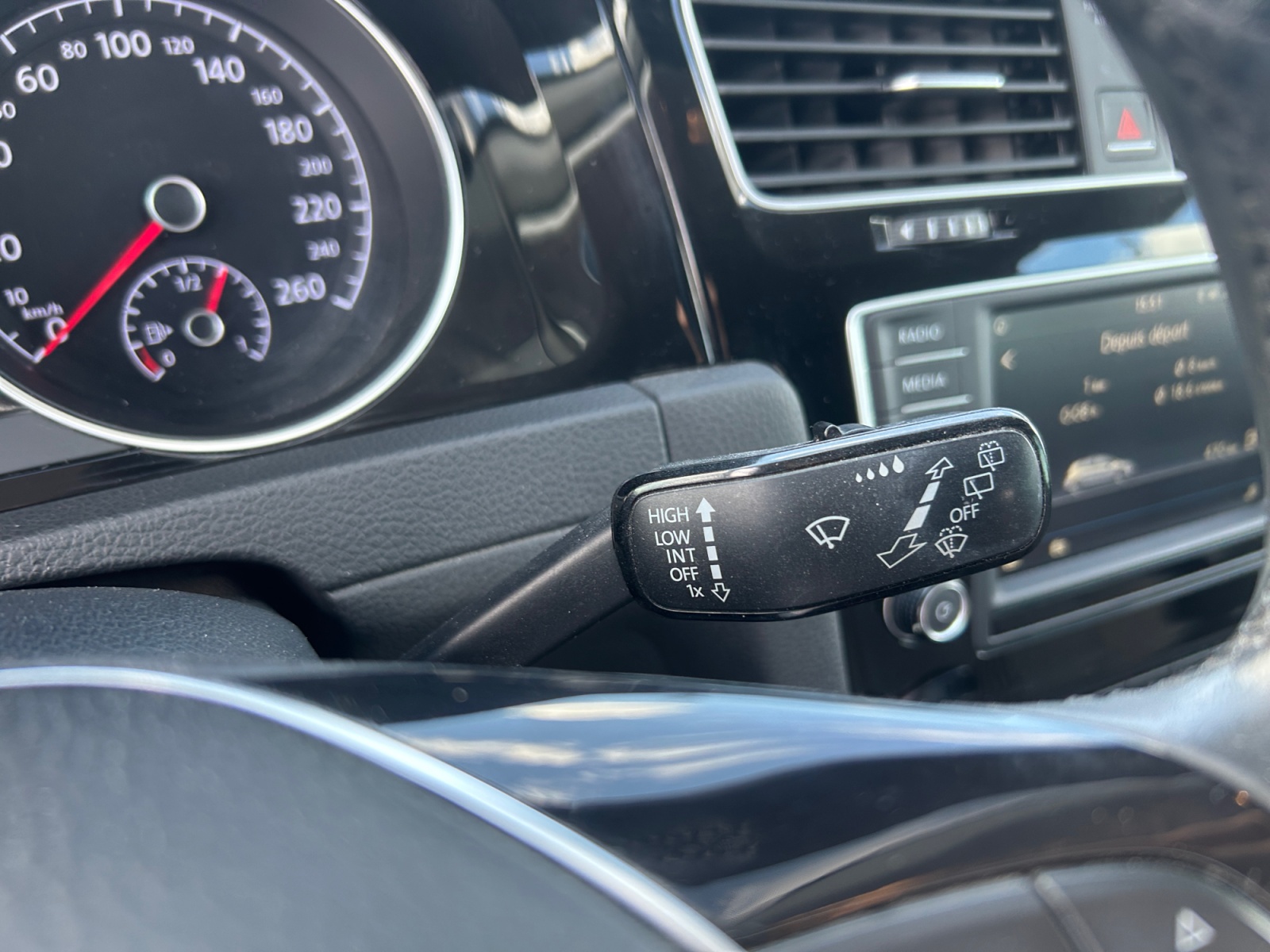 Volkswagen Golf 23