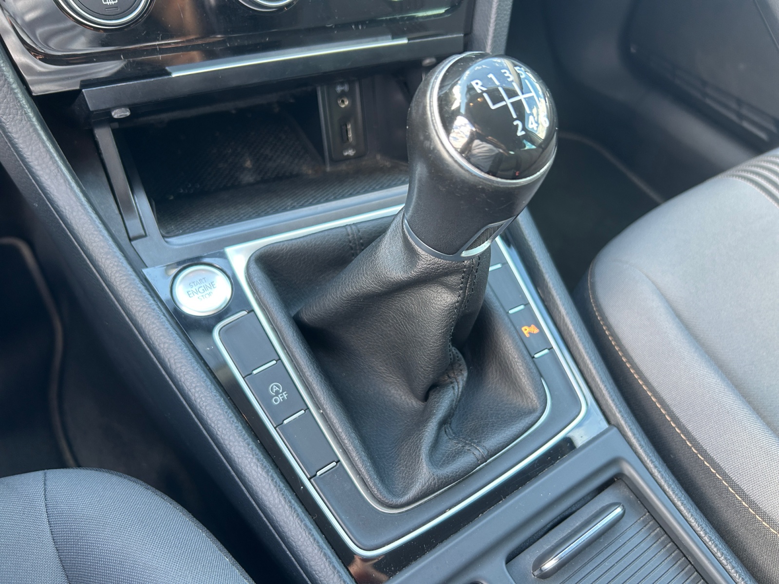 Volkswagen Golf 30