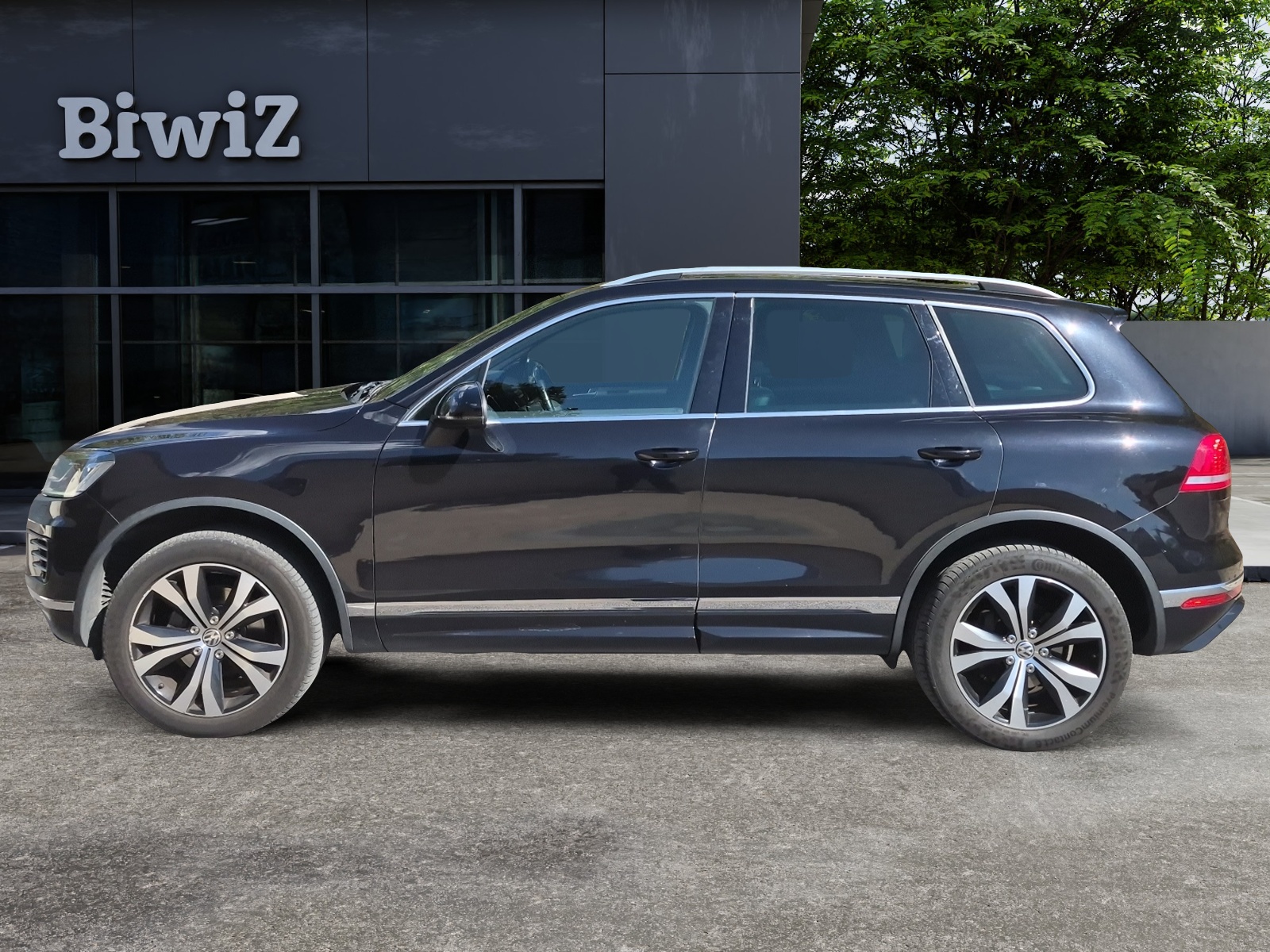 Volkswagen Touareg 1