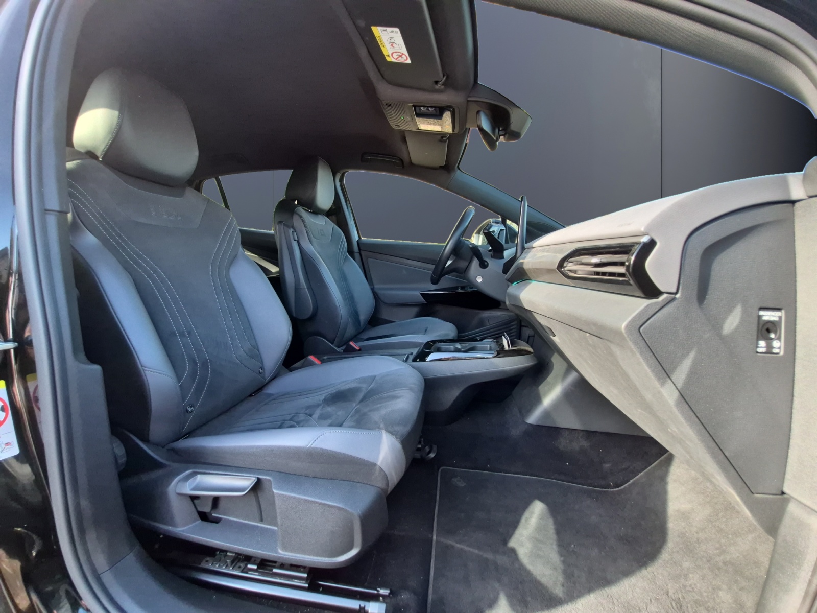 Volkswagen ID5 13