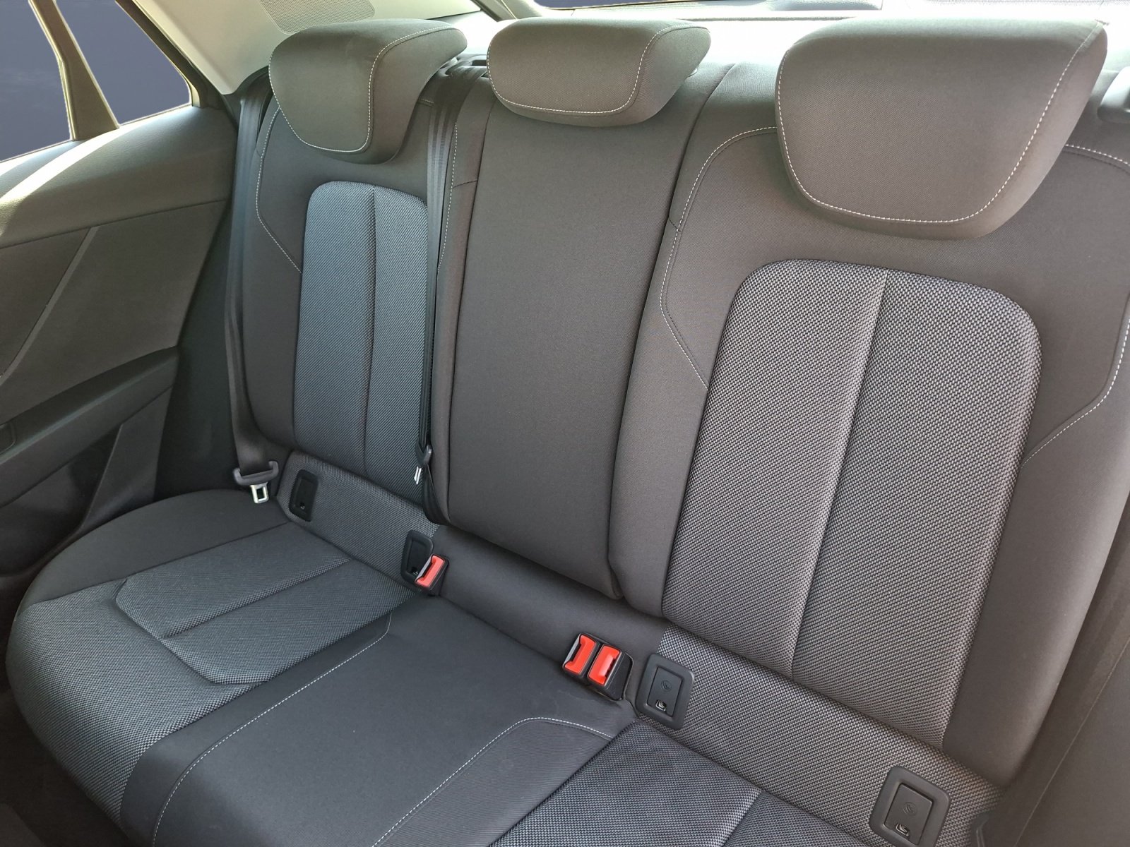Audi Q2 10