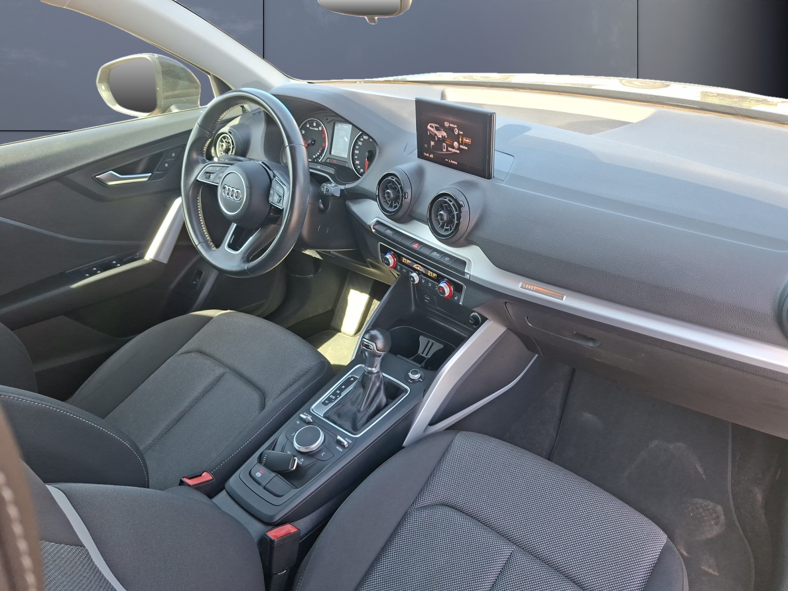 Audi Q2 12