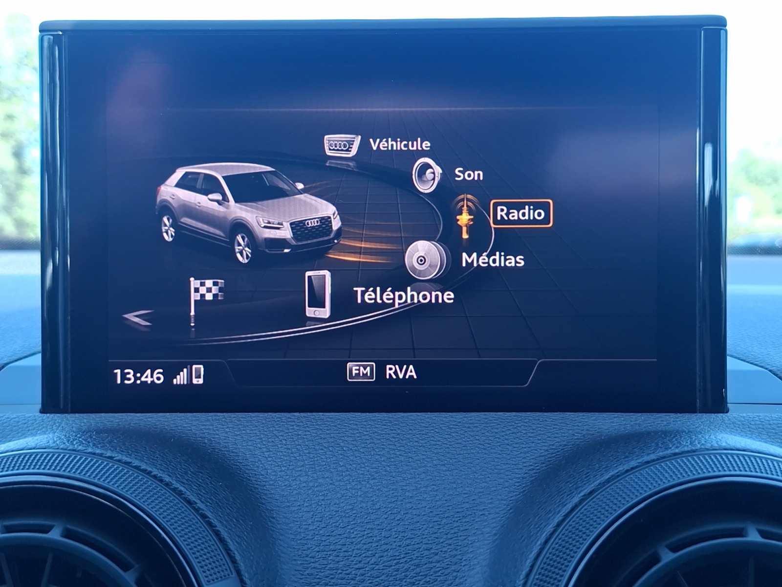 Audi Q2 24