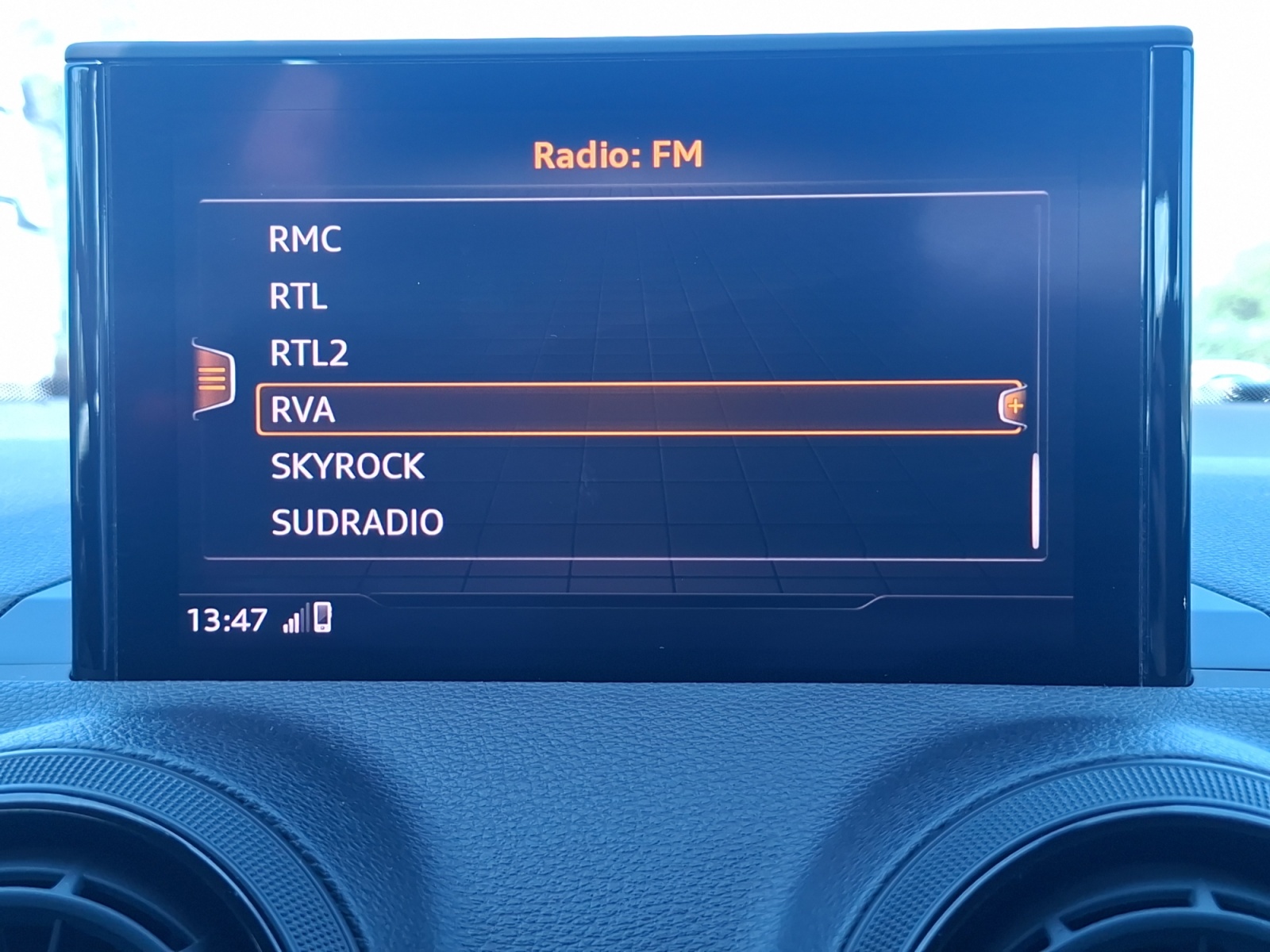 Audi Q2 27
