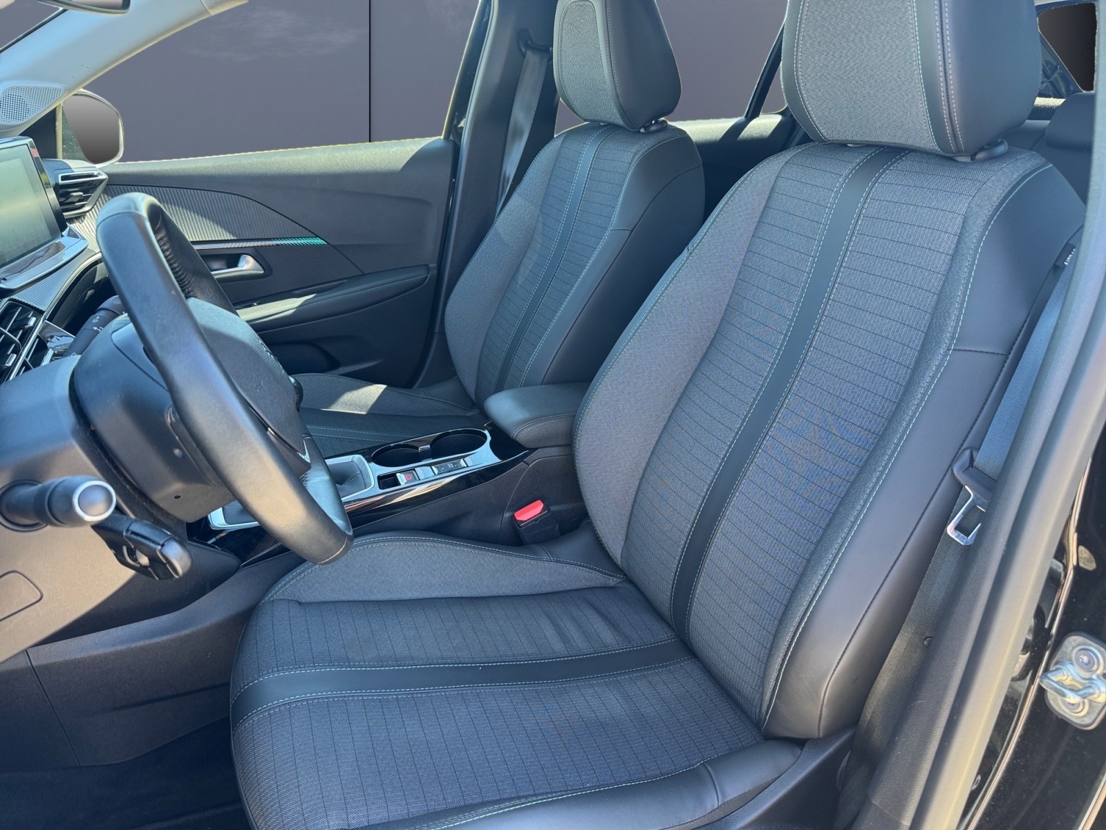 Peugeot 208 9