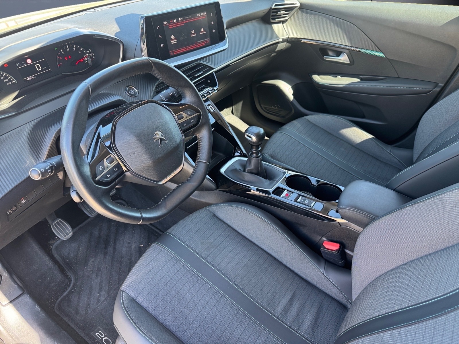 Peugeot 208 8