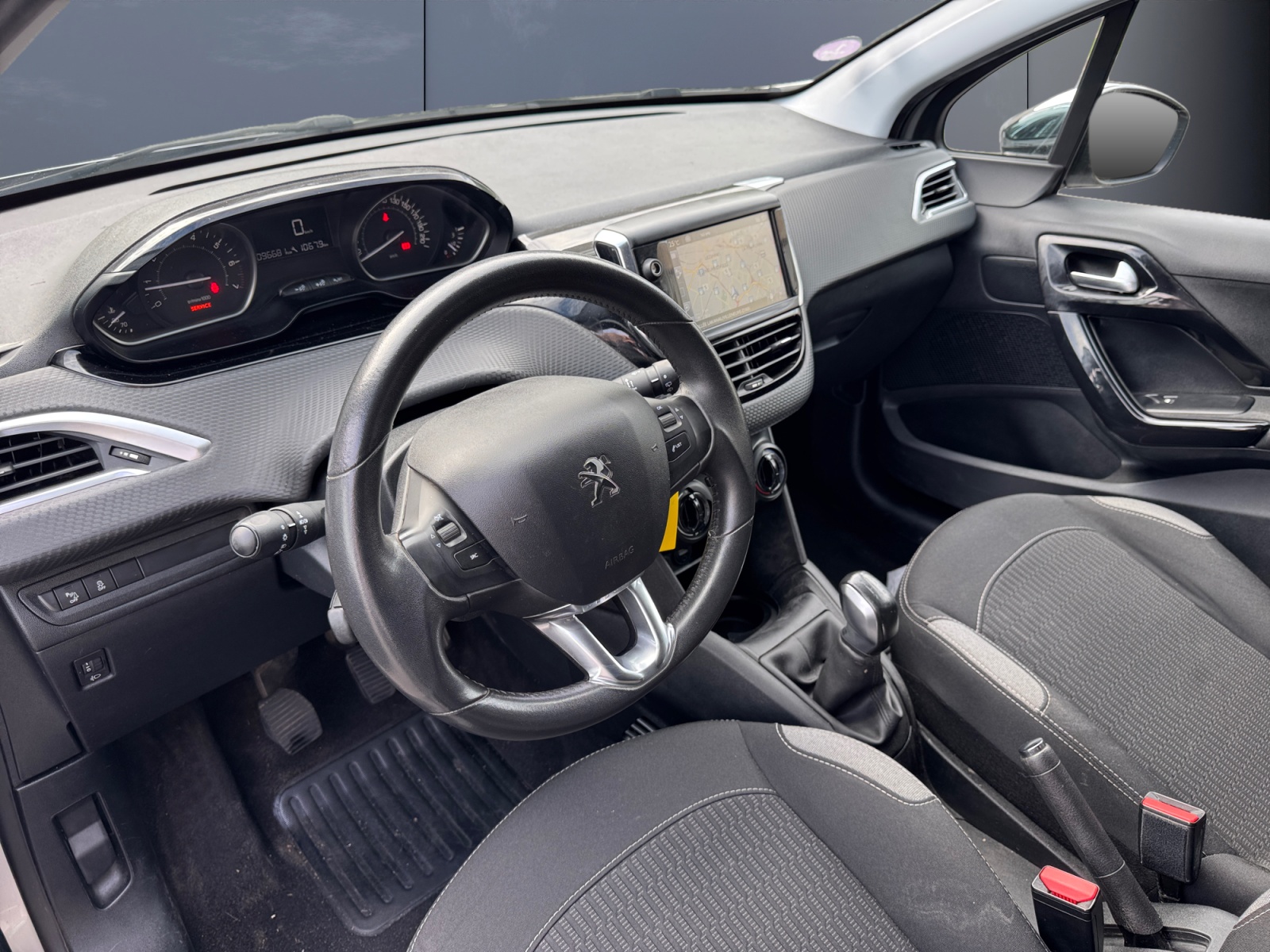 Peugeot 208 8