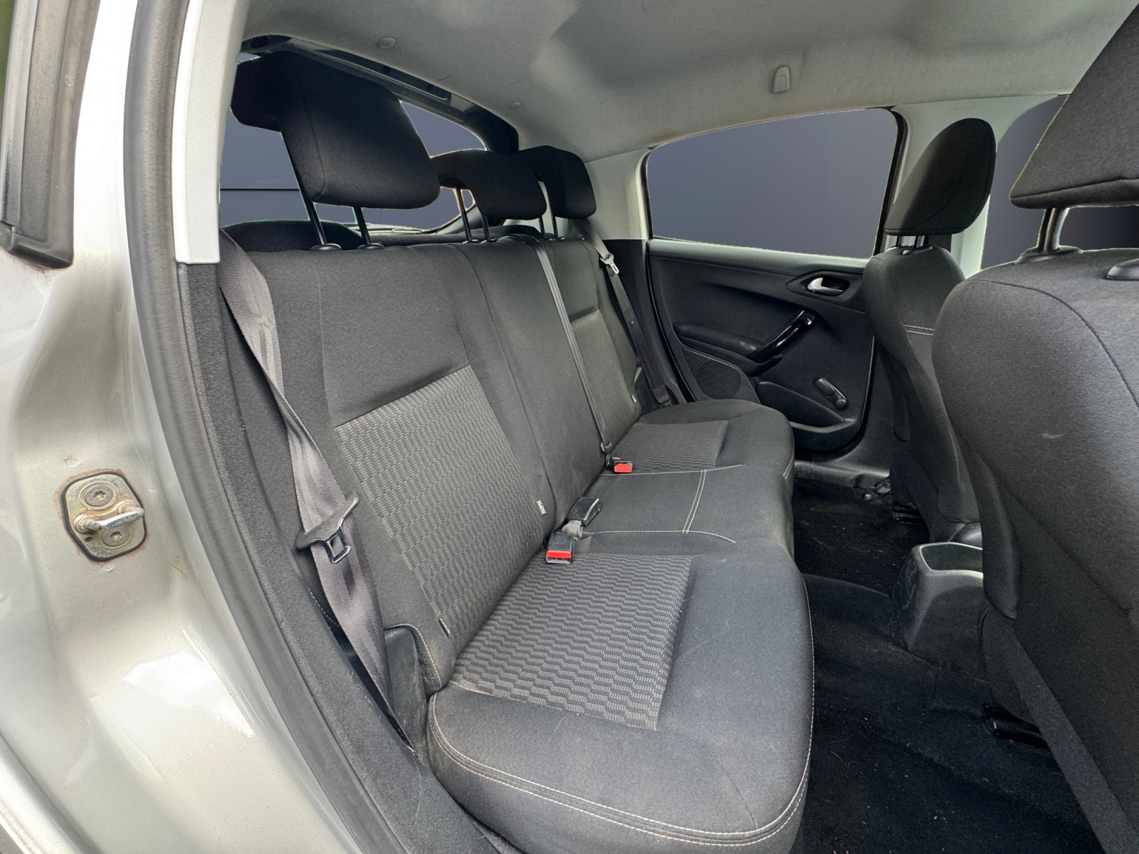 Peugeot 208 11
