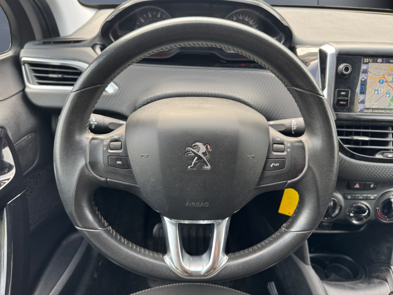 Peugeot 208 15