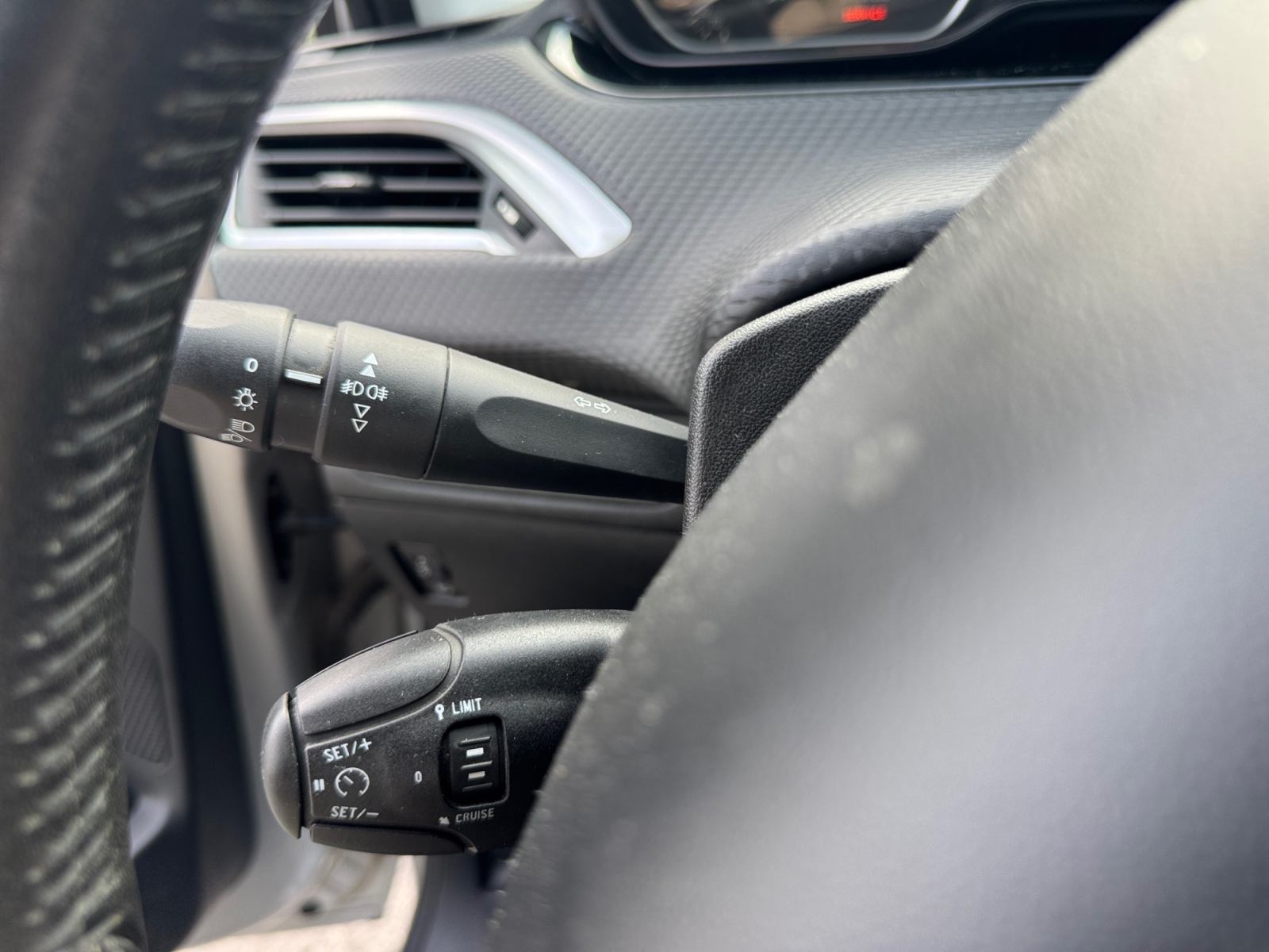 Peugeot 208 19