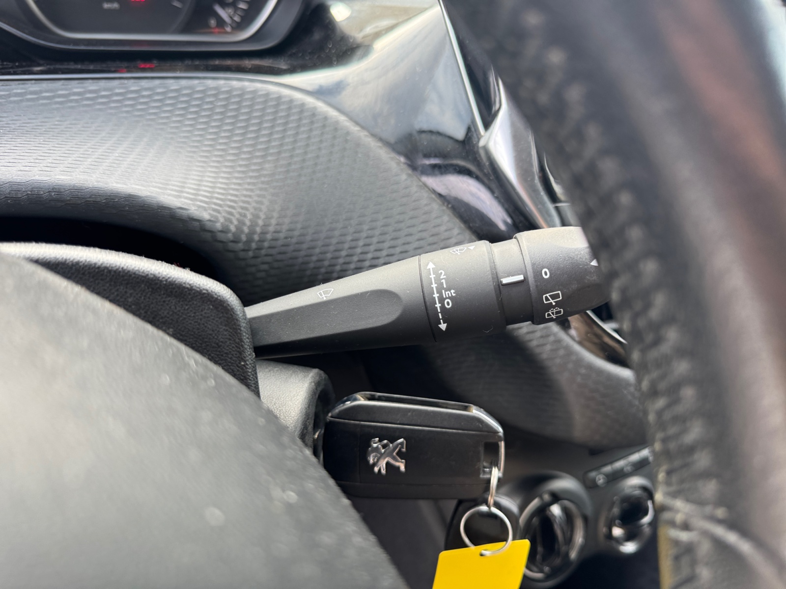 Peugeot 208 22
