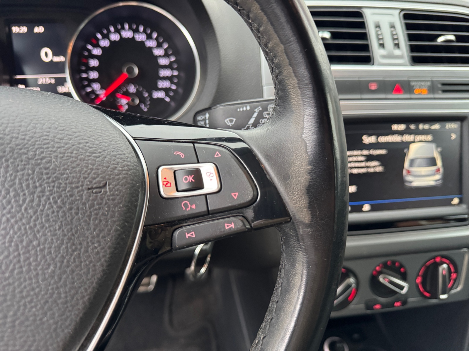 Volkswagen Polo 24