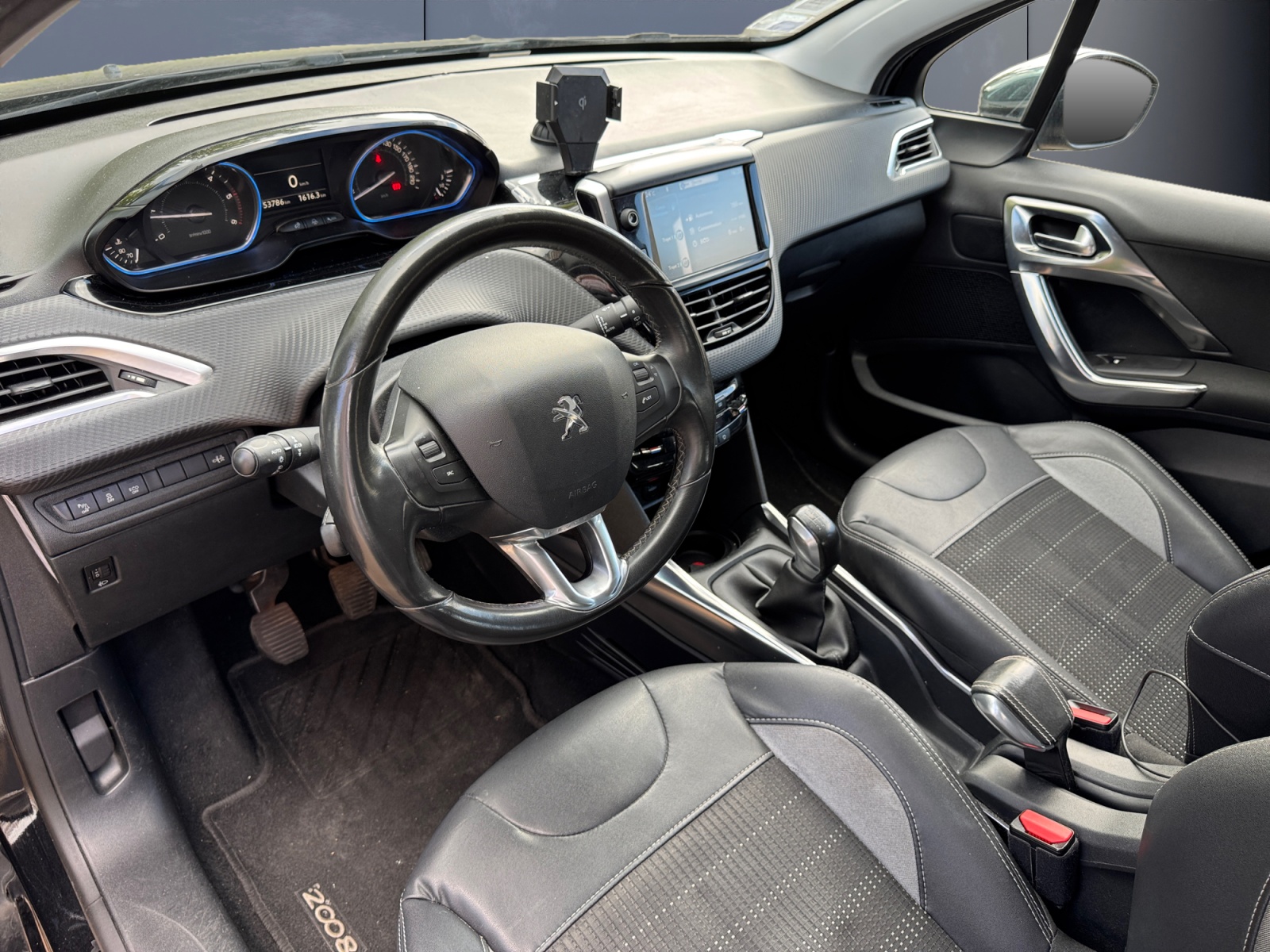 Peugeot 2008 8