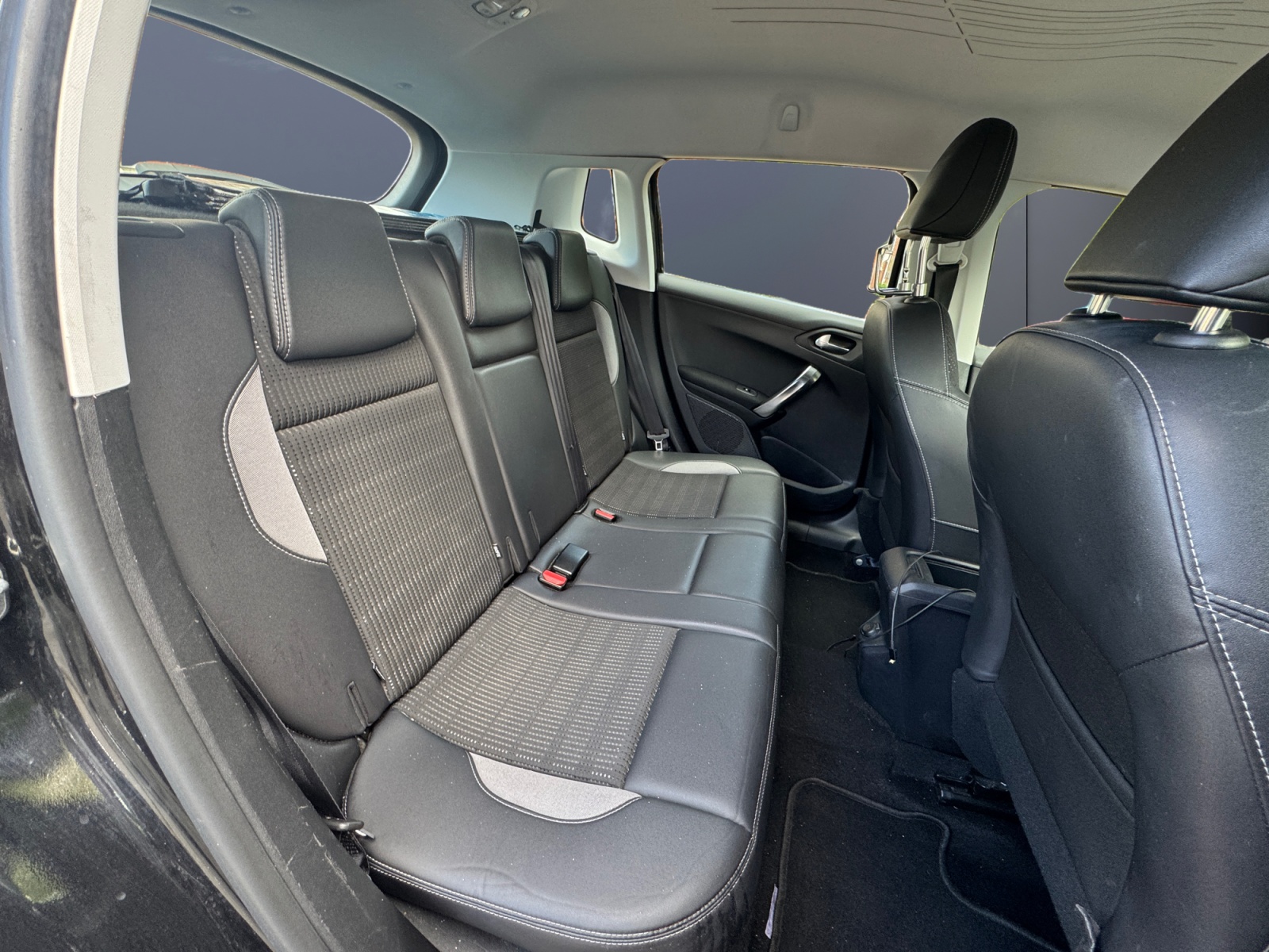 Peugeot 2008 11