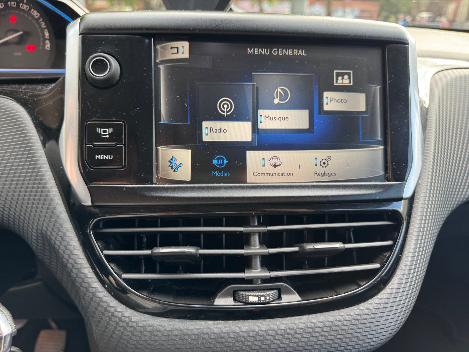 Peugeot 2008 23
