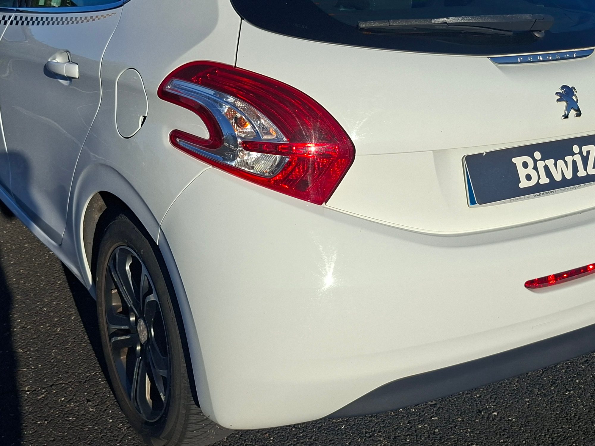 Peugeot 208 37