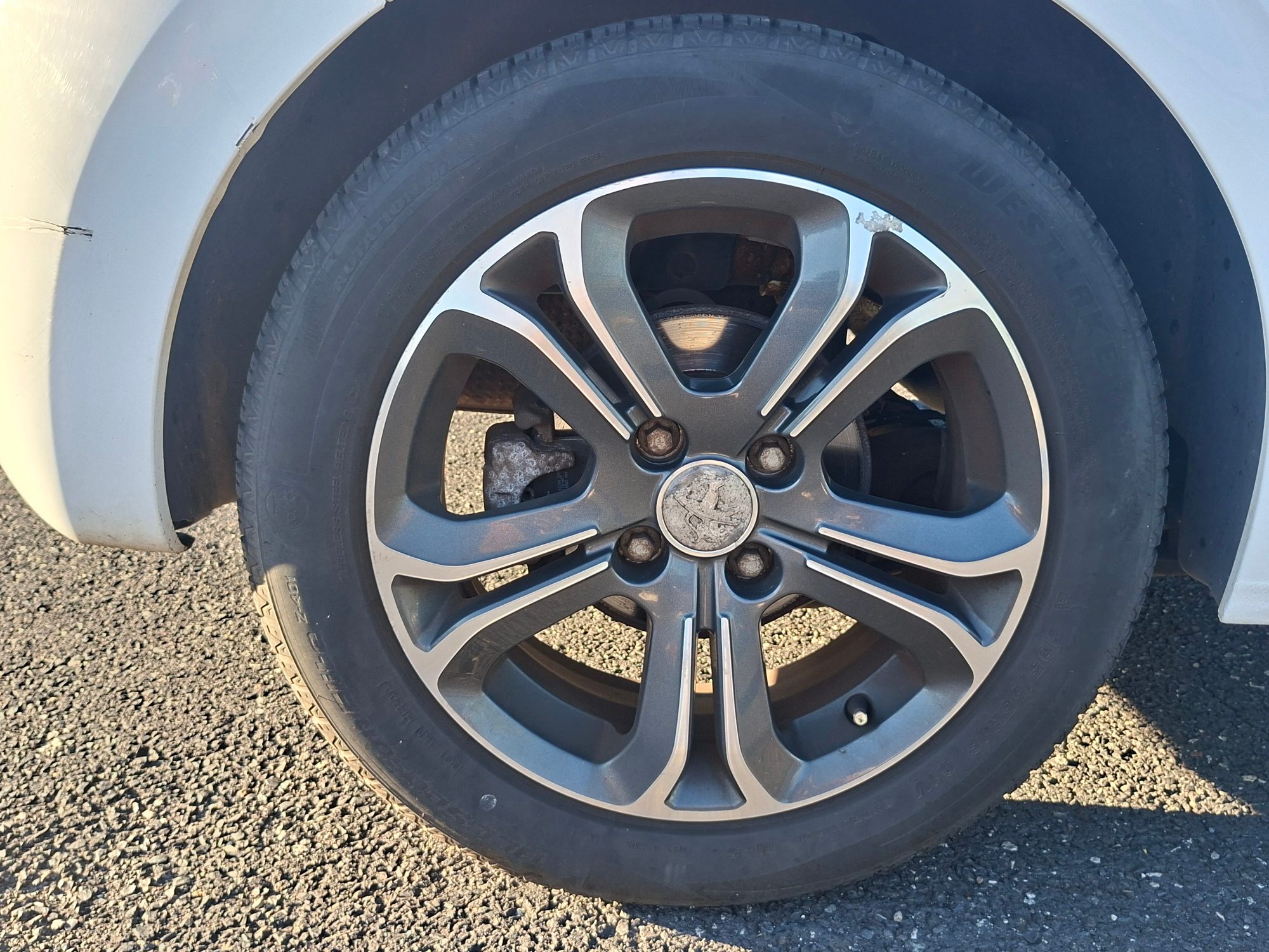 Peugeot 208 41