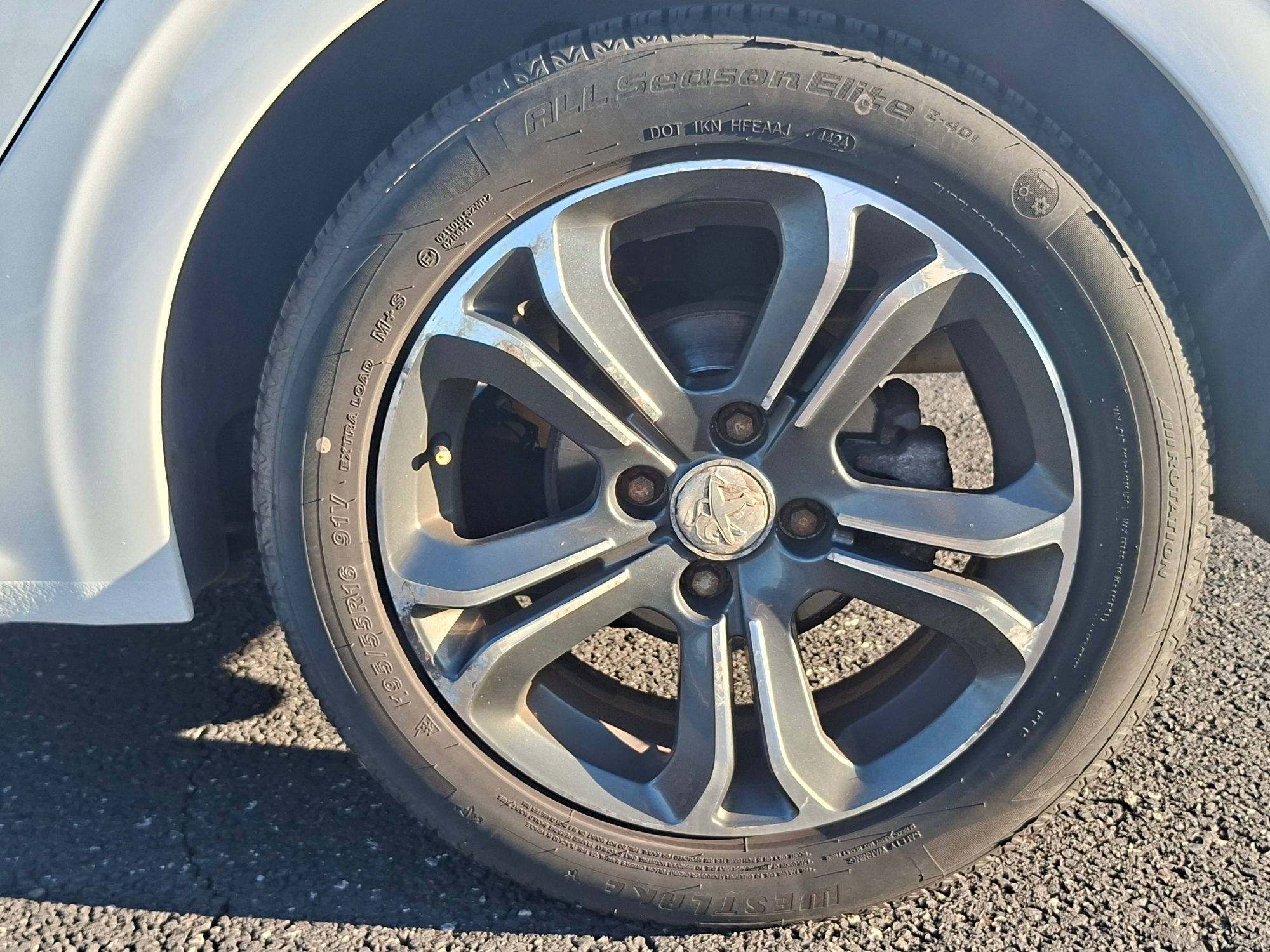 Peugeot 208 43