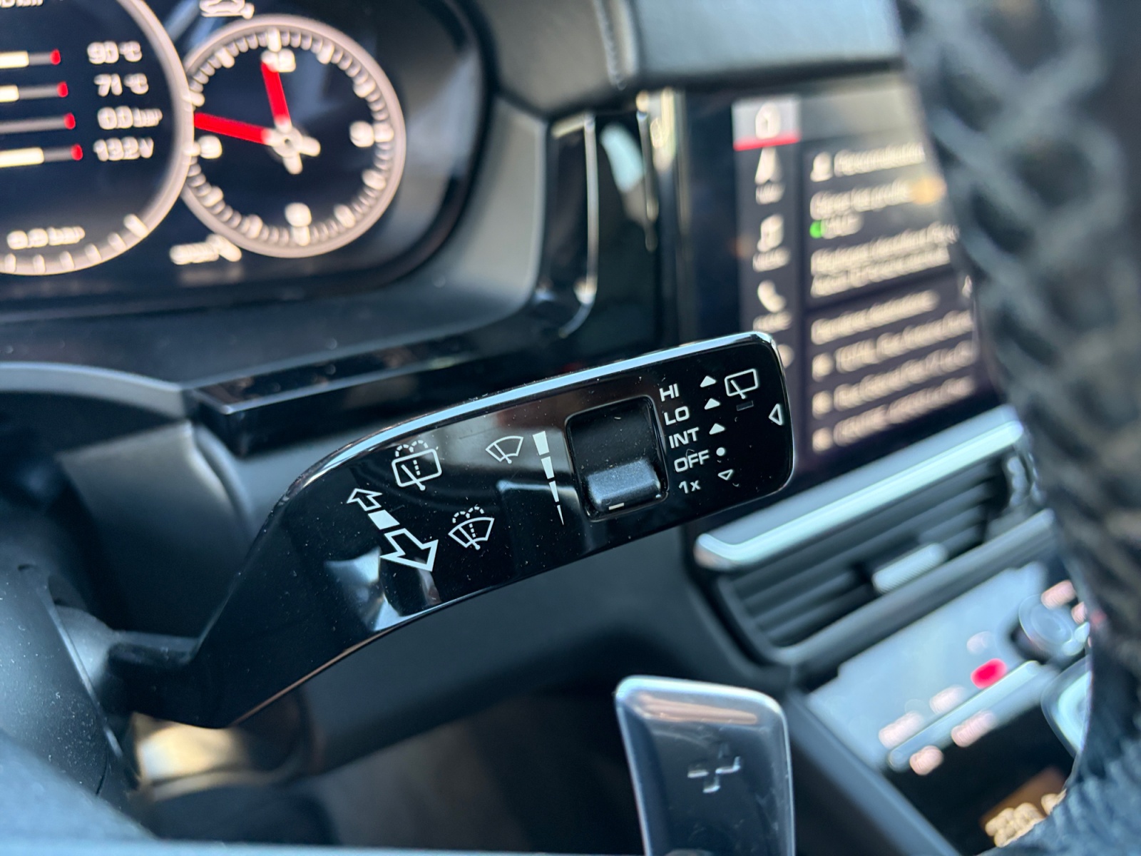 Porsche Cayenne 25