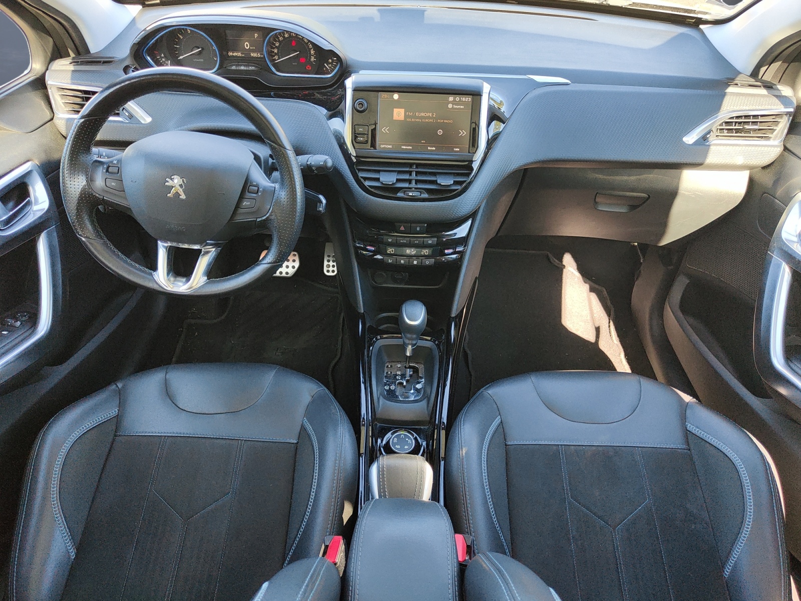 Peugeot 2008 14