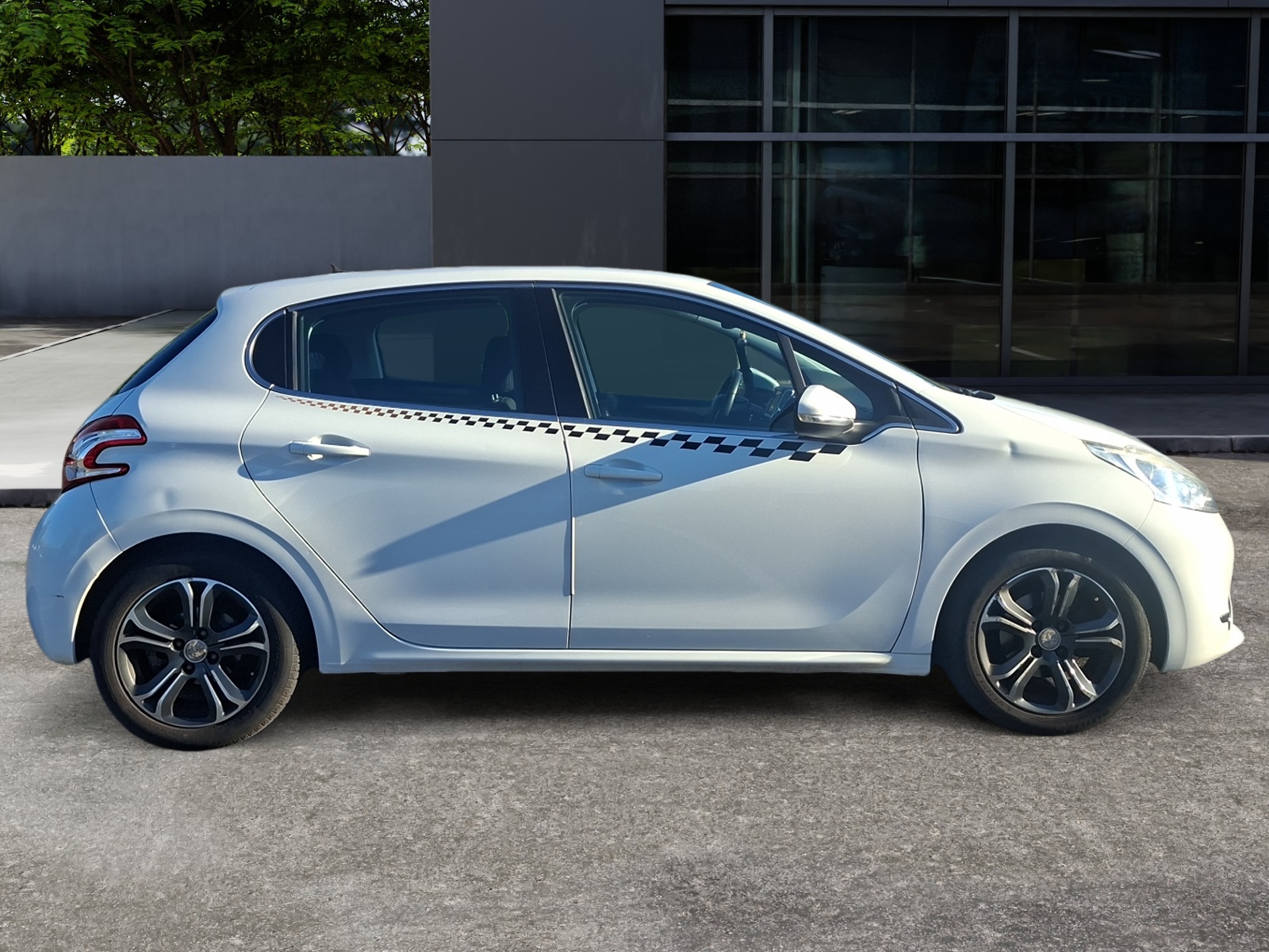 Peugeot 208 5