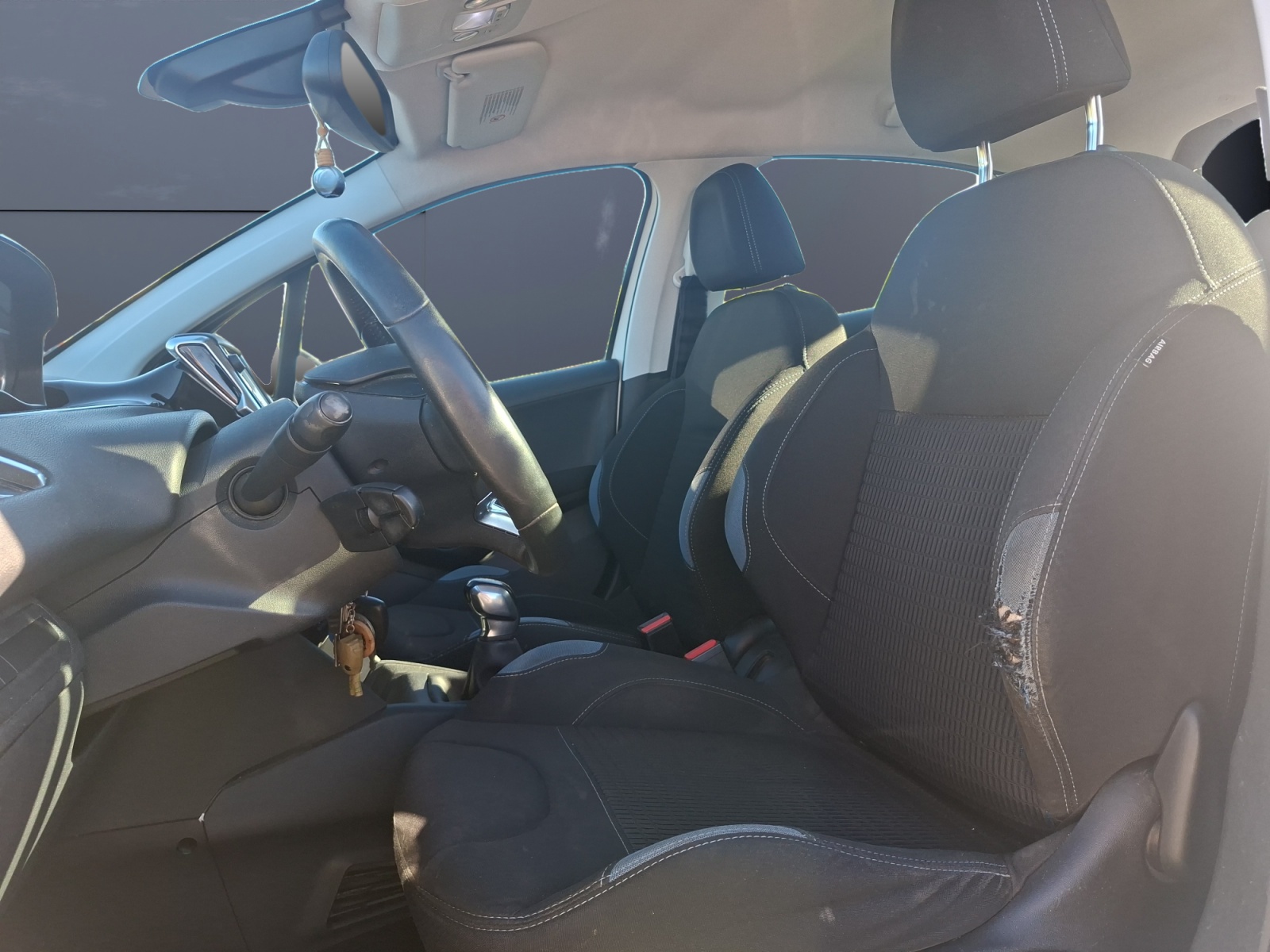 Peugeot 208 9